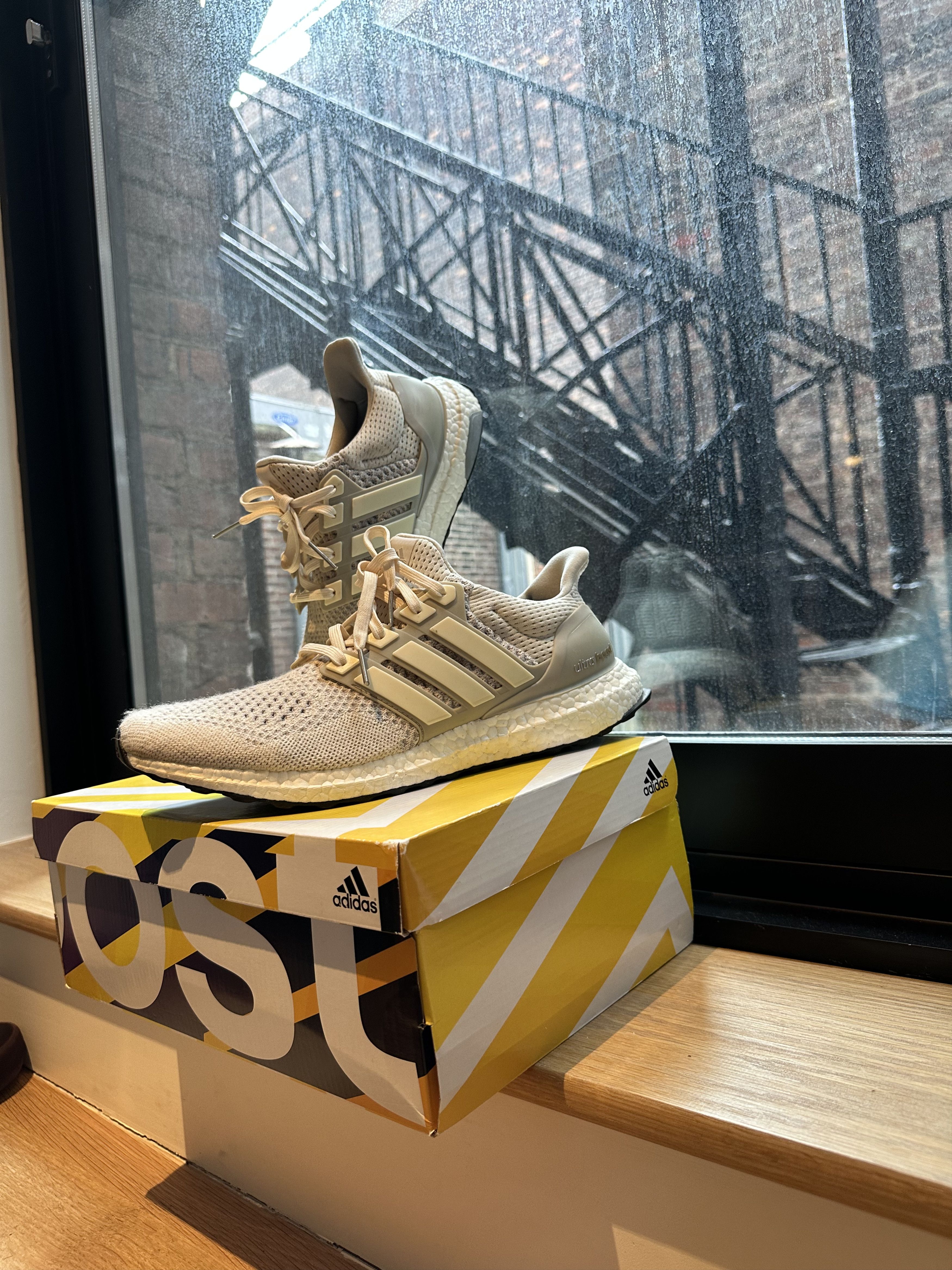 Adidas Adidas ultraBoost Cream 1.0 2015 Size US 10.5 / EU 43-44 - 11 Thumbnail