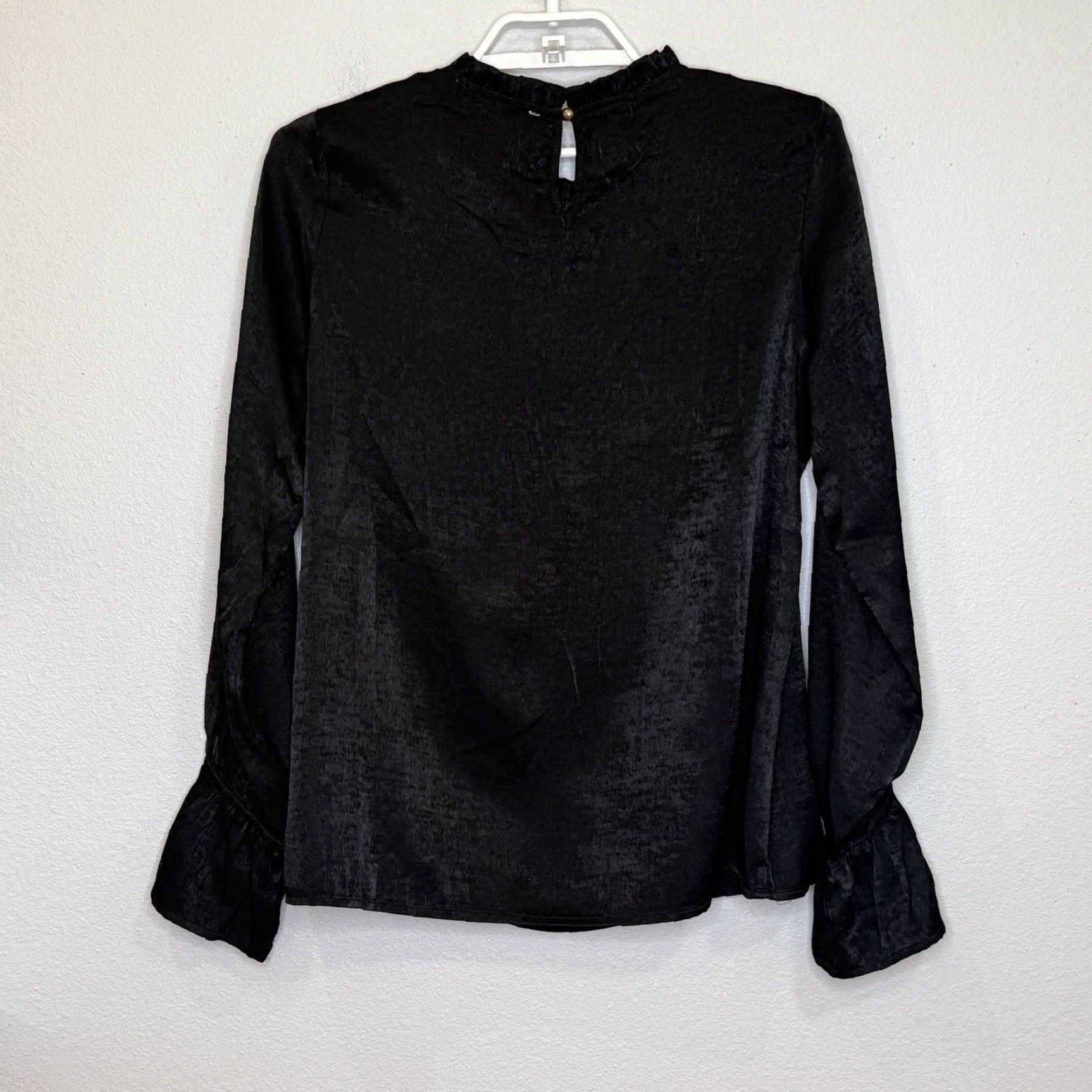 Vintage Savanna Jane Top Women’s Size Medium Black Long Sleeve Round Neck w/ Ruffle Detail Boho Peep Hole Button Back Size M / US 6-8 / IT 42-44 - 4 Thumbnail