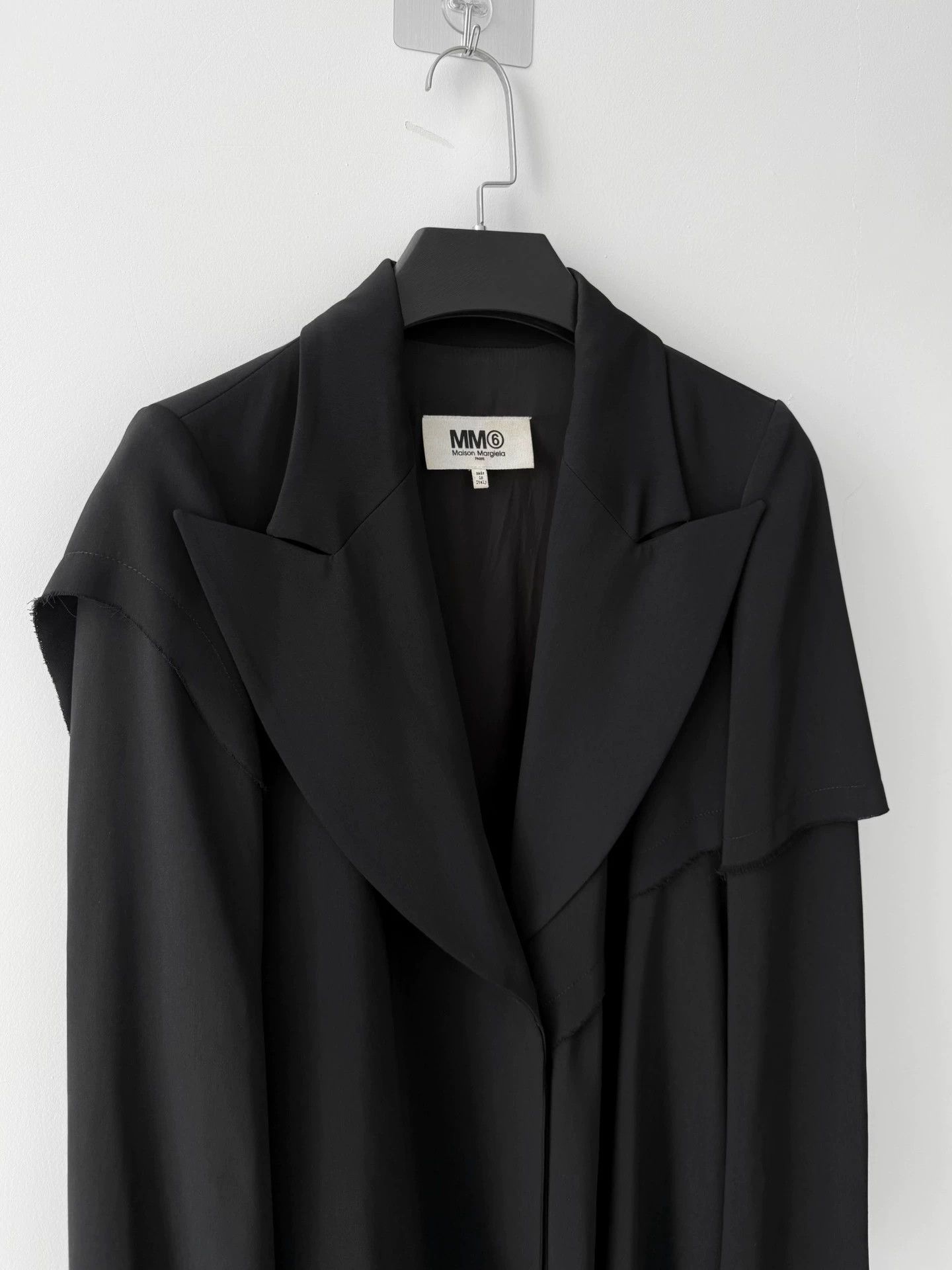 MM6 MM6 F/W16 Deconstructed Slashed Trench Coat Black Size S / US 4 / IT 40 - 4 Thumbnail