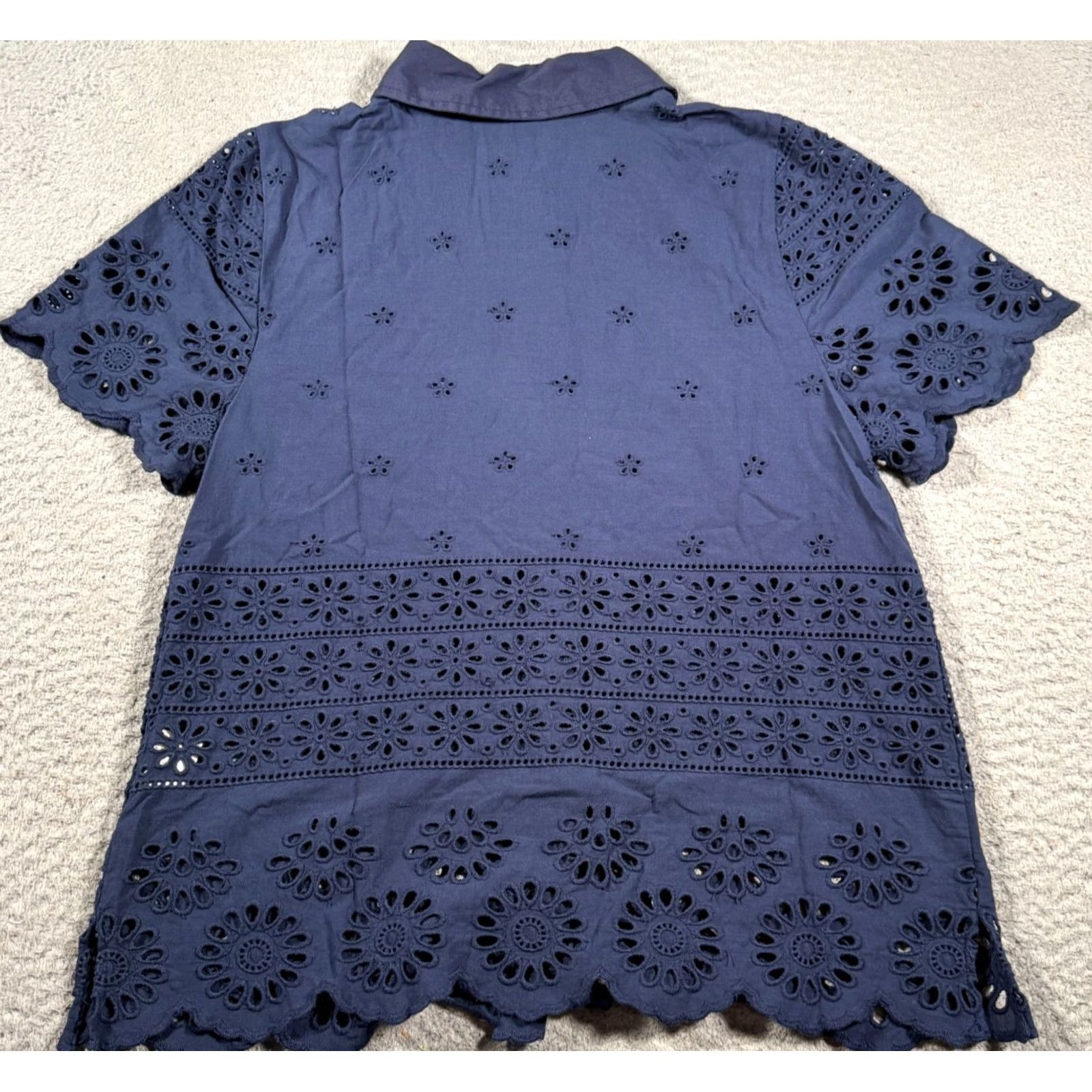 Vintage ModCloth Shirt Blouse Womens Medium Blue Short Sleeve Eyelet Lace Button Front Blouse Retro Casual Size M / US 6-8 / IT 42-44 - 2 Thumbnail