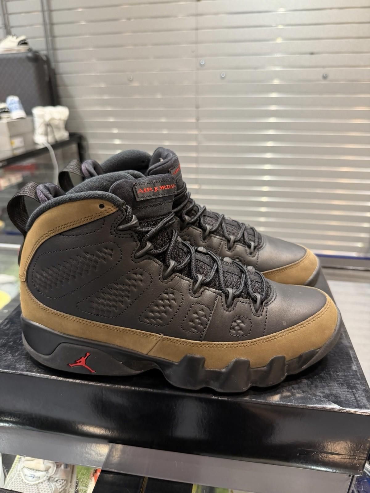 Jordan Brand Size 8.5 - Air Jordan 9 Retro 2024 Olive (HV4794-030) Size US 8.5 / EU 41-42 - 3 Thumbnail