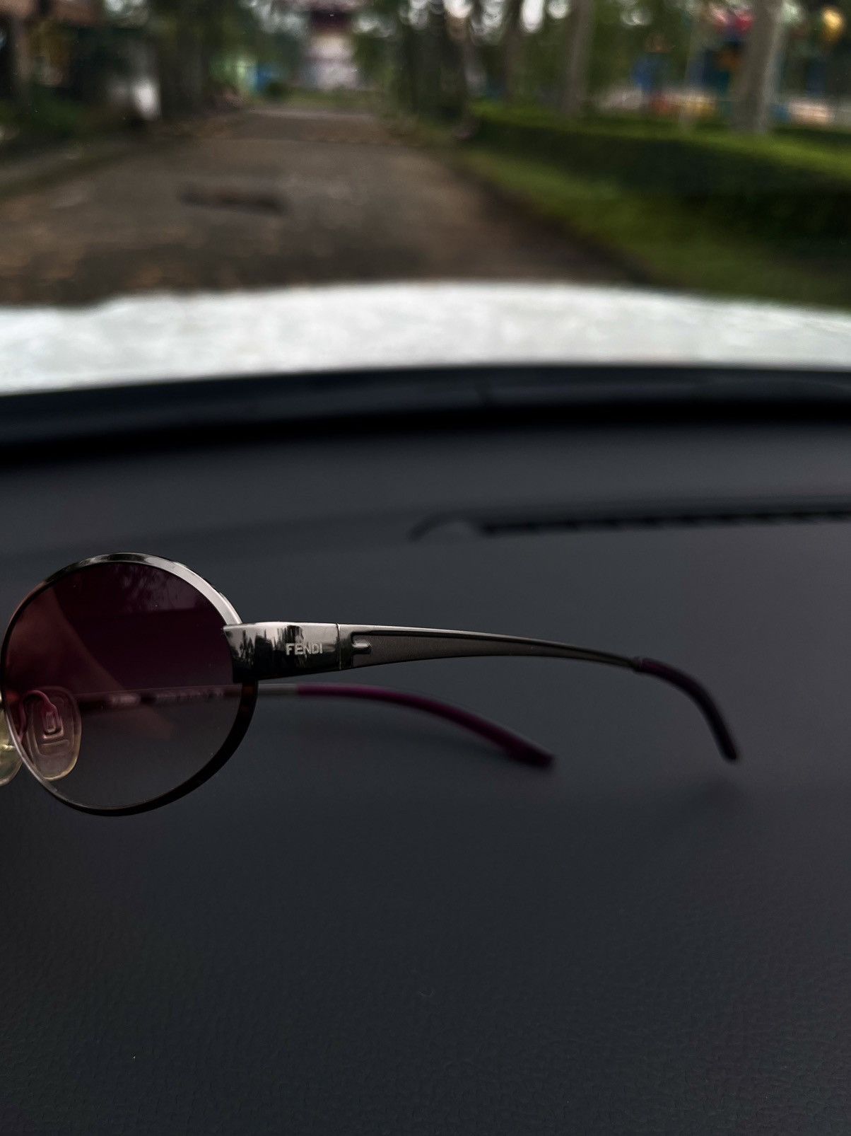 Fendi 90s Fendi Sunglasses Size 30 - 4 Thumbnail