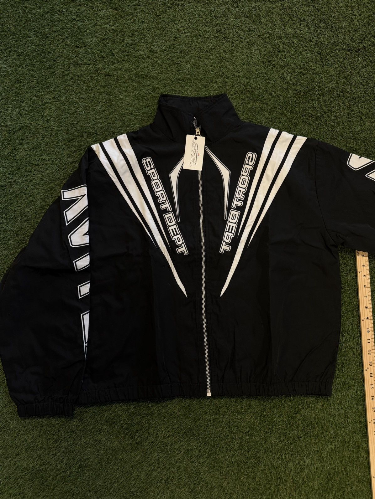 Vale Valley Track Jacket Size (L)Brand New Black Size US L / EU 52-54 / 3 - 2 Thumbnail