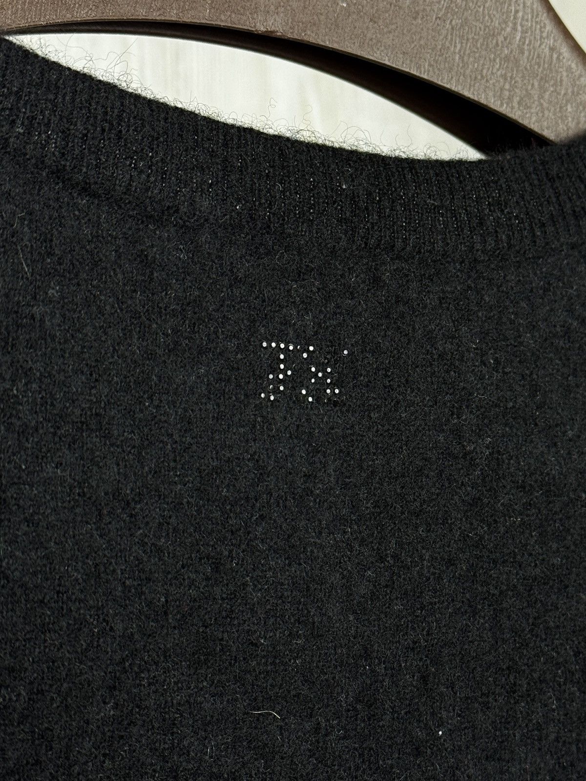 Escada Escada black pure cashmere v-neck sweater size M Size M / US 6-8 / IT 42-44 - 9 Thumbnail