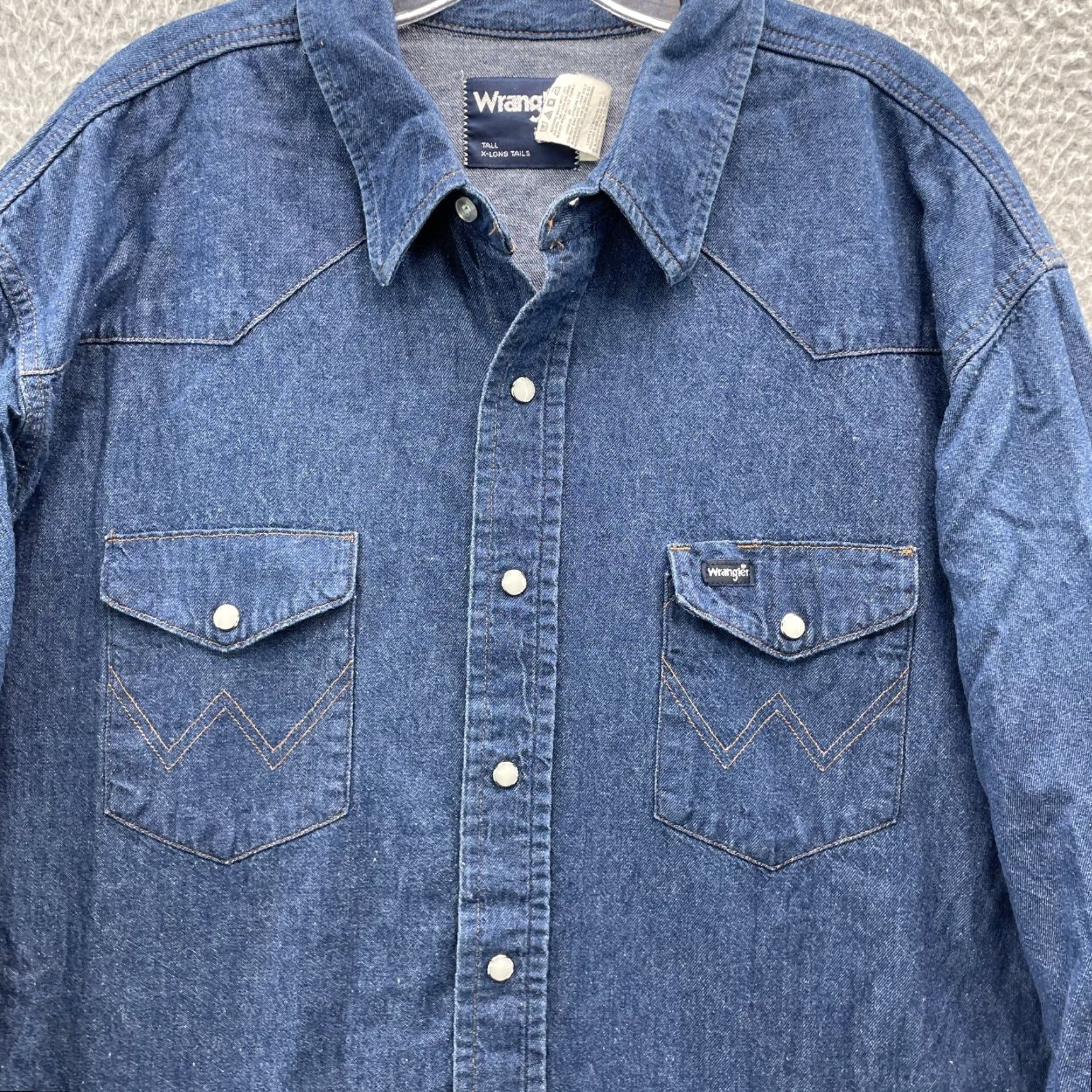 Wrangler VTG Wrangler X-Long Tail Shirt Men 18.5 Pearl Snap Denim Workwear Cowboy Western Shirt Mens Blue Denim Size US XXL / EU 58 / 5 - 2 Thumbnail