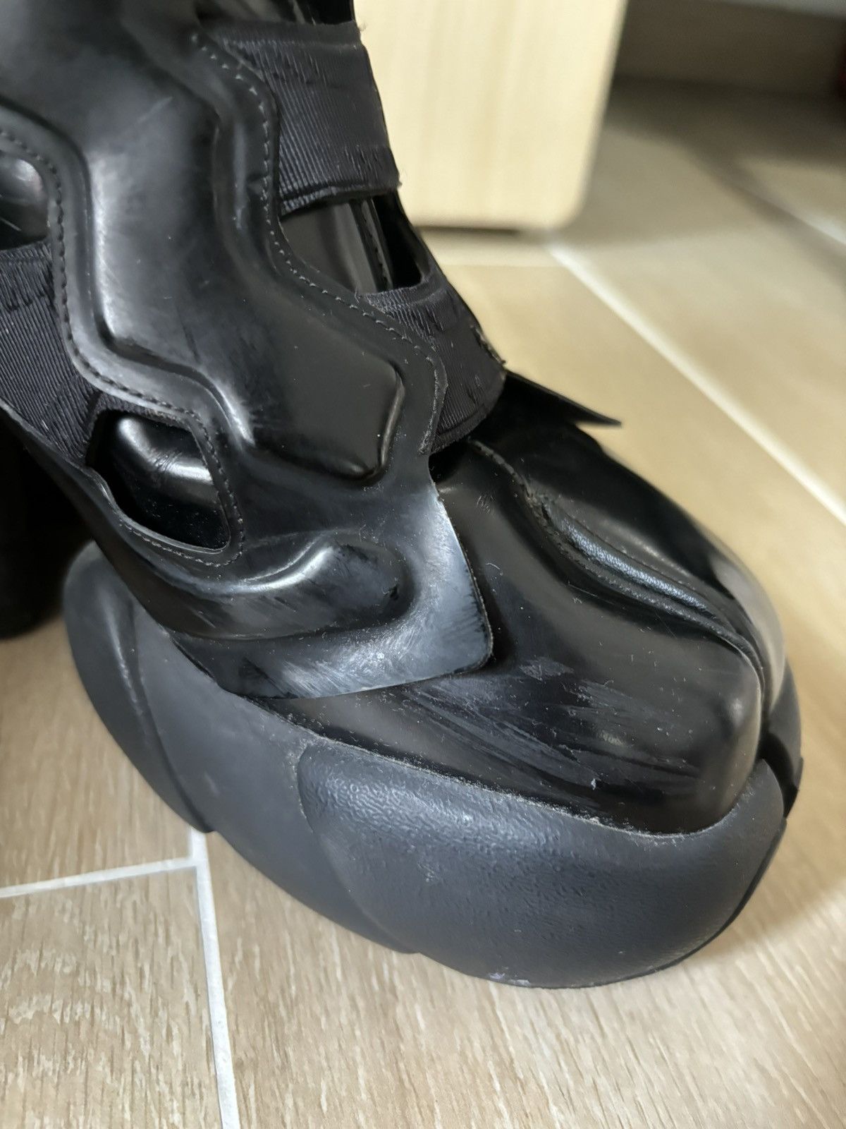Maison Margiela × Reebok [RARE] Maison Margiela x Reebok Instapump Fury Tabi (Black) Size US 6 / IT 36 - 12 Thumbnail