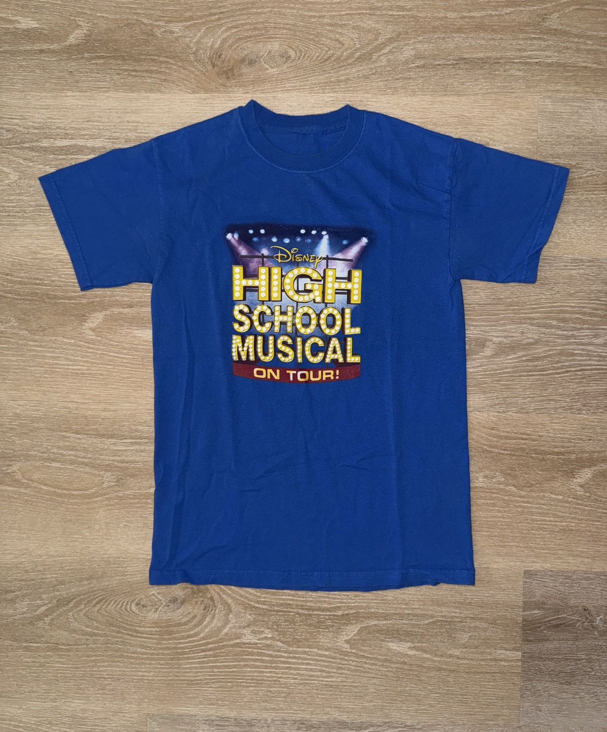 Disney Vintage Disney High School Musical on Tour T-Shirt Size US M / EU 48-50 / 2 - 1 Thumbnail