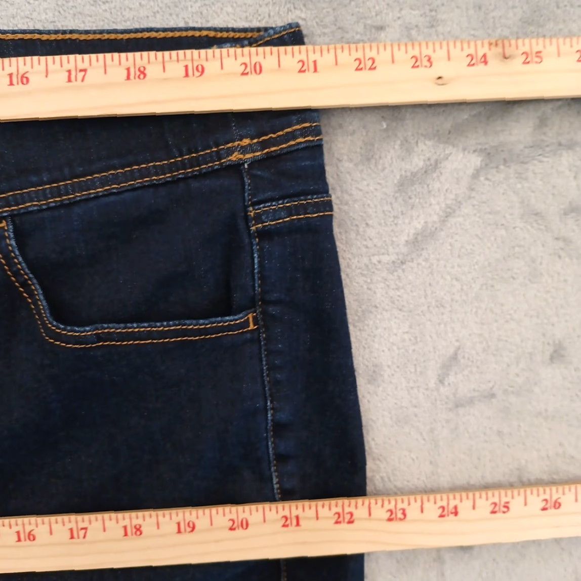 Torrid **Torrid Skinny Jeans Women Size 3 Blue Dark Wash Denim Zip** User: Torrid Skinny Jeans Women Size 3 Blue Dark Wash Denim Zip Size 26" / US 2 / IT 38 - 2 Thumbnail