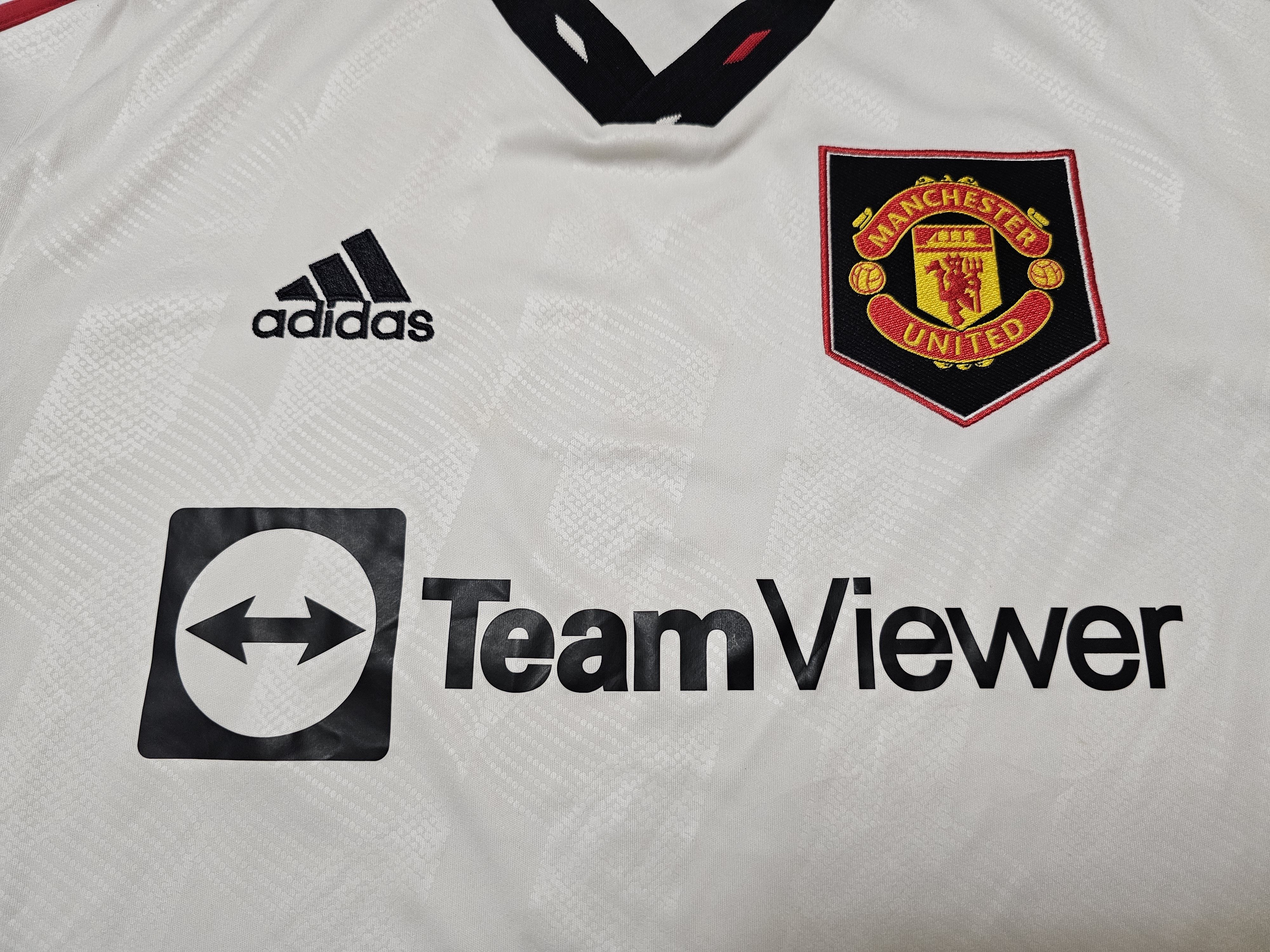 Adidas MANCHESTER UNITED 2022 2023 AWAY FOOTBALL SOCCER JERSEY Size US S / EU 44-46 / 1 - 3 Thumbnail