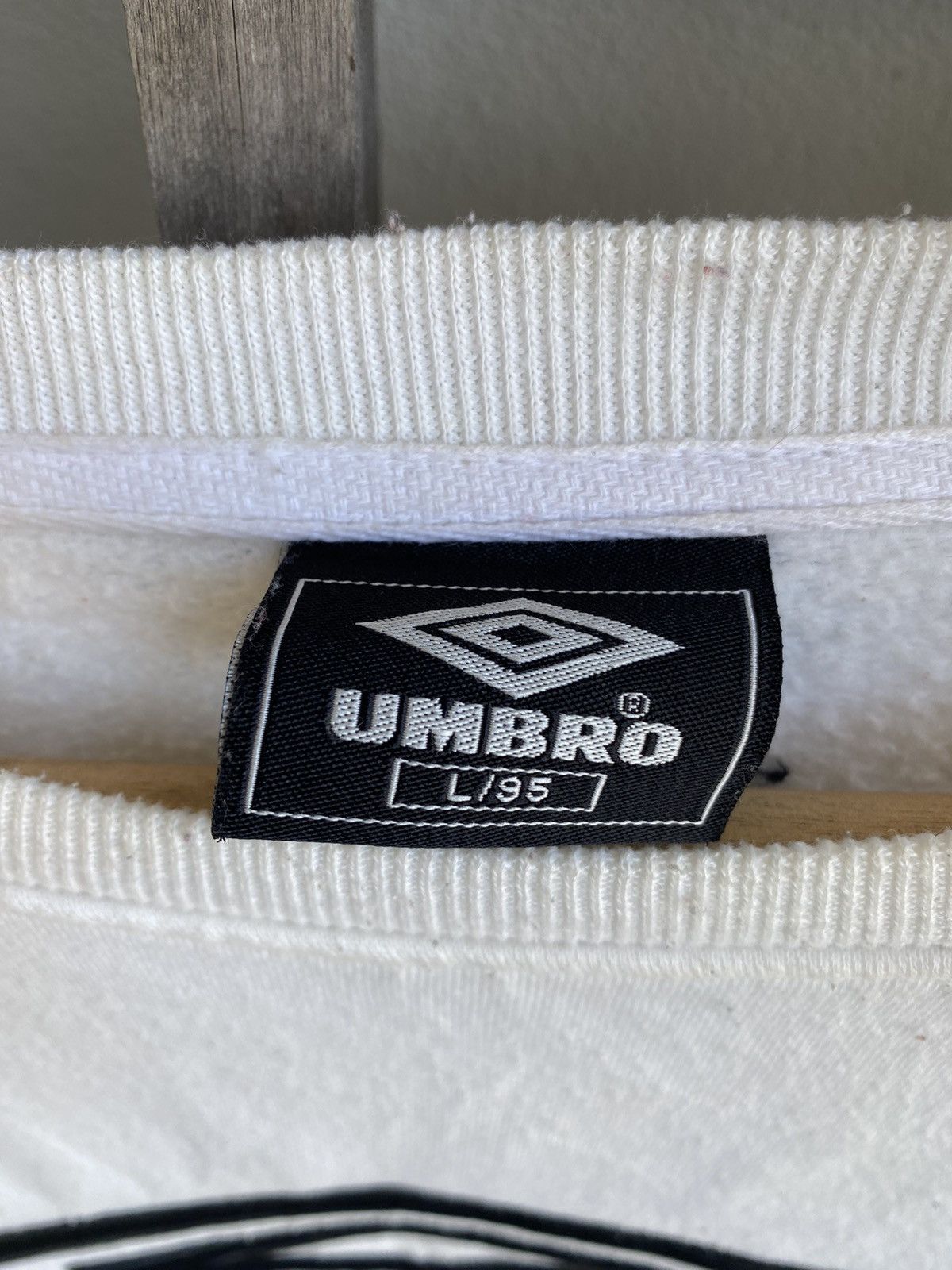 Umbro Vintage Umbro Logo Crewneck Sweatshirt Size US L / EU 52-54 / 3 - 7 Thumbnail