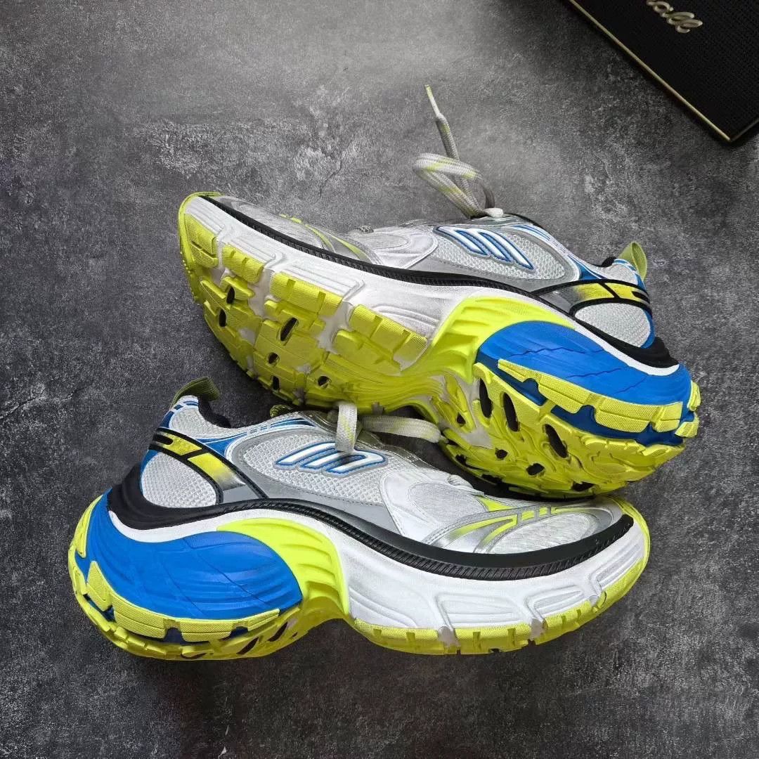 Balenciaga Balenciaga Multi Lowtop Sneakers XL Men Size US 10 / EU 43 - 1 Thumbnail