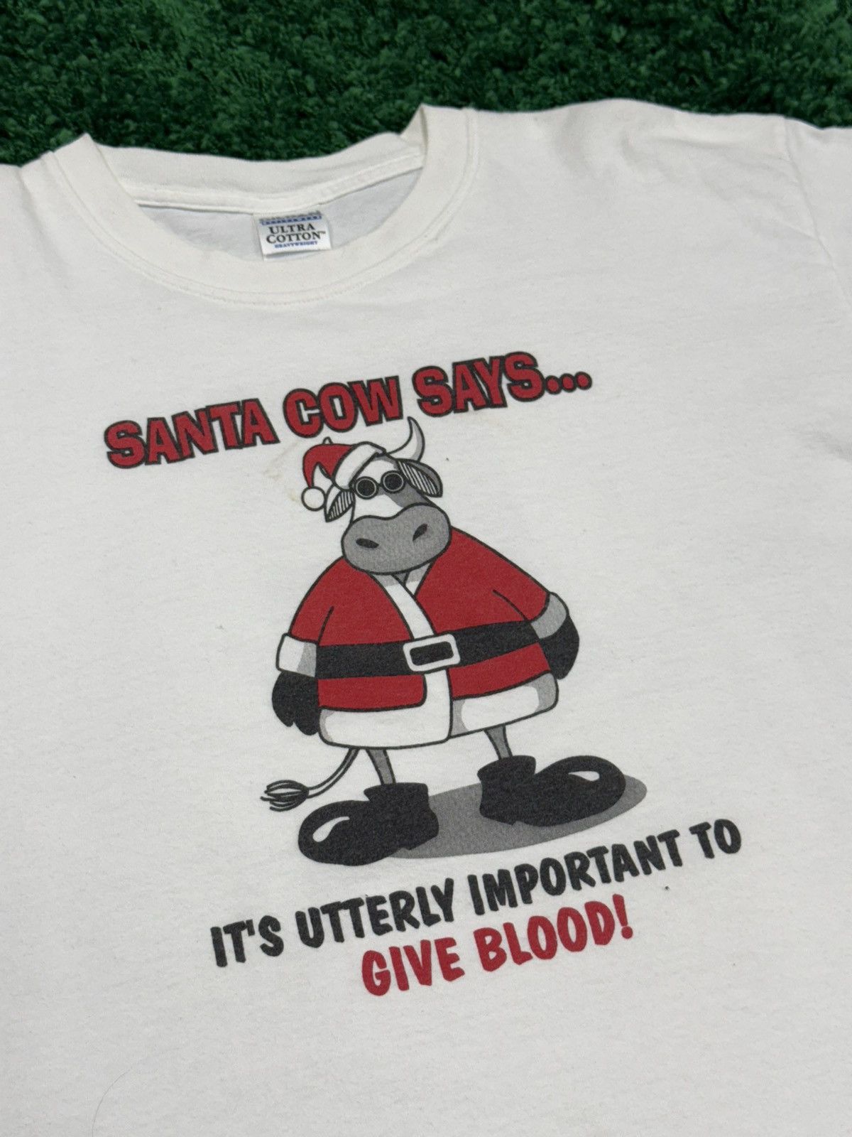 Gildan × Vintage Vintage Cartoon Cow Tee White Large Santa Large Size US L / EU 52-54 / 3 - 4 Thumbnail