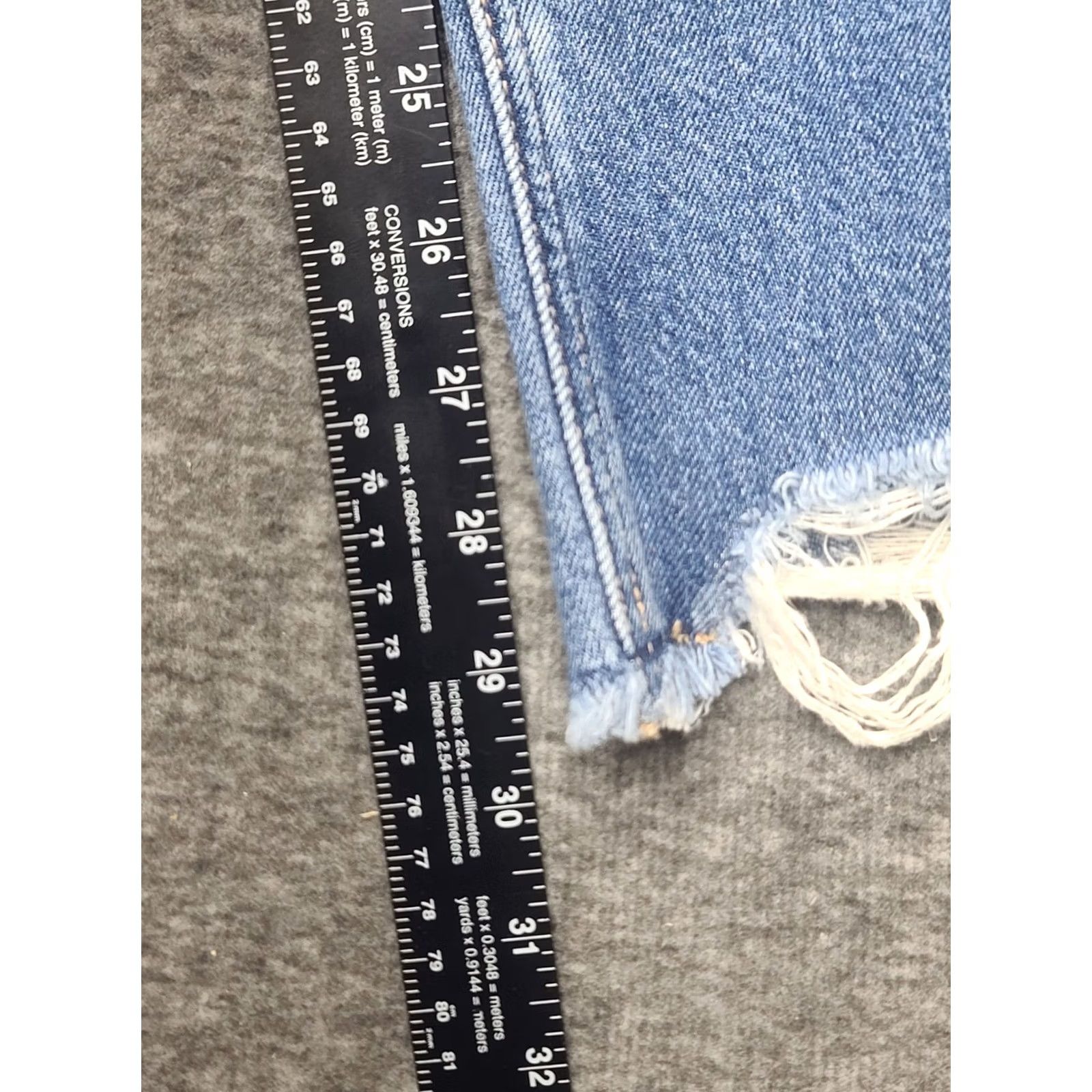 American Eagle Outfitters VINTAGE American Eagle Strigid Mom Jeans 6 28W High Rise Destructed NWT Bright Star Blue Women Jeans Weekend Retro 90s Boys Girls Mens Womens Size 28" / US 6 / IT 42 - 7 Thumbnail