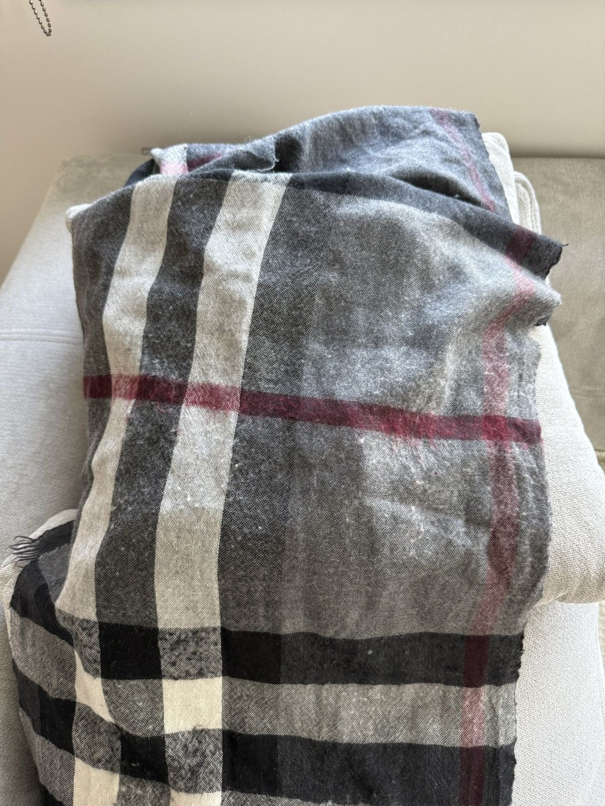 Burberry Burberry Check Cashmere and Wool Lightweight Scarf Size ONE SIZE - 5 Thumbnail