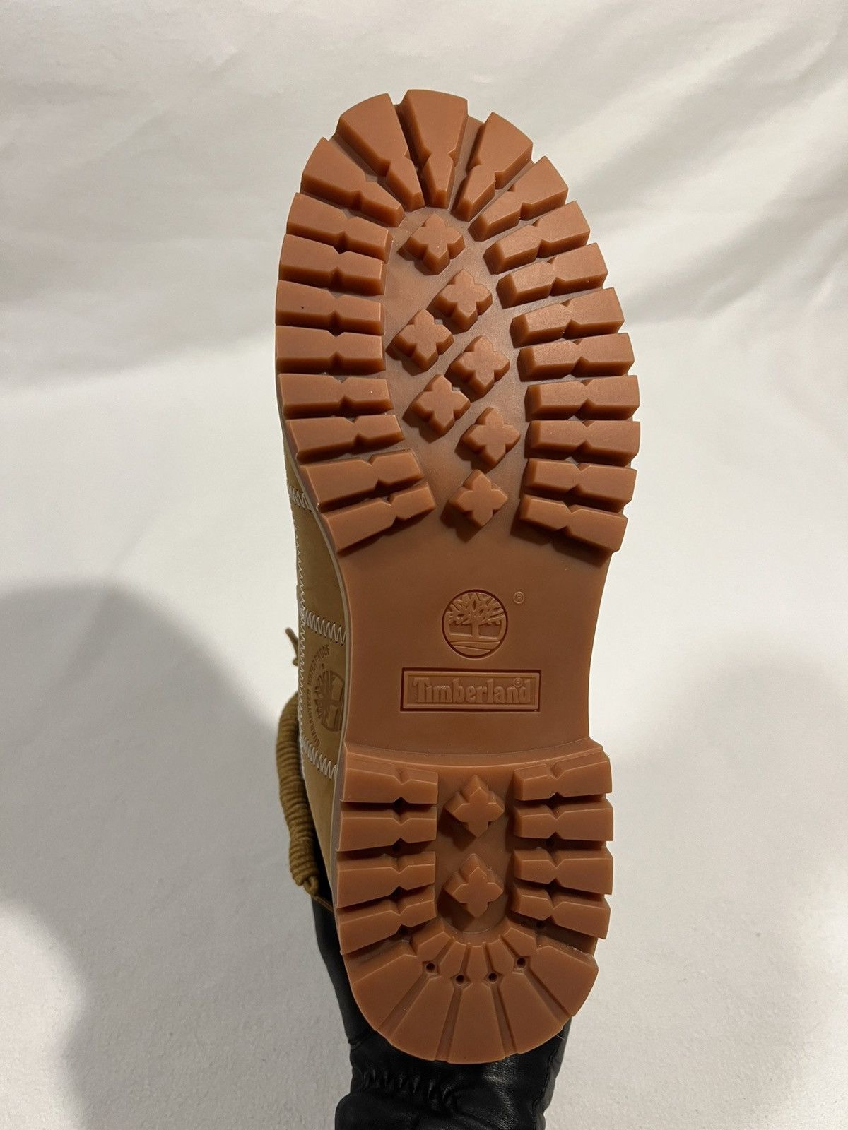 Supreme × Timberland Timberland x Supreme 6 inch Patchwork Boots ‘26 Size US 9.5 / EU 42-43 - 8 Thumbnail