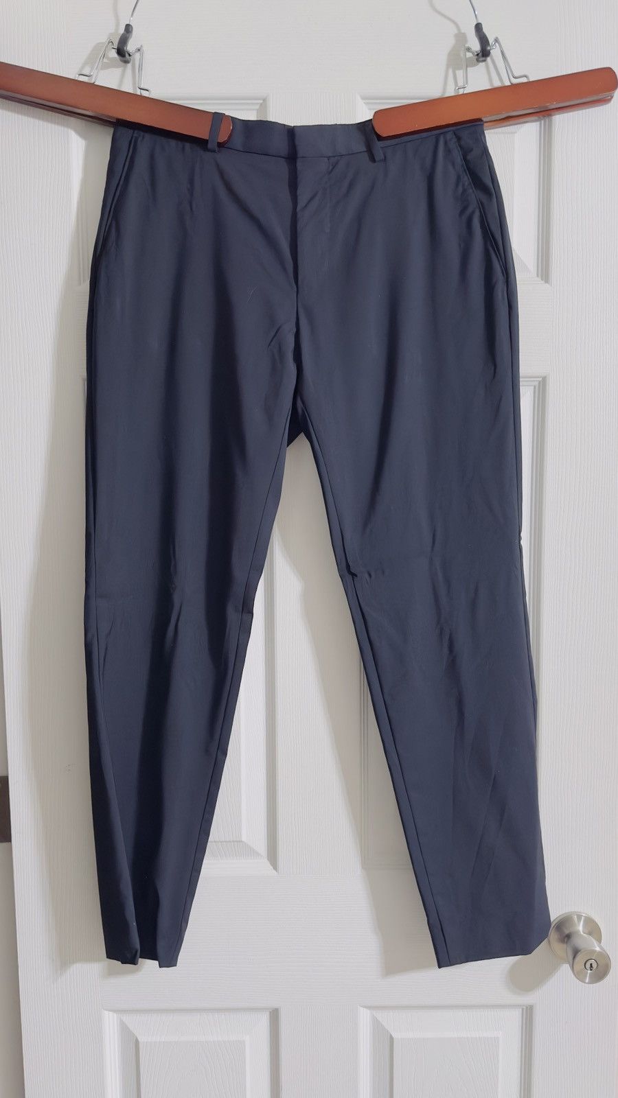 Hugo Boss Hugo Boss Men's Virgin Wool Dress Pants Blue 32R Slim Fit Size 34S - 1 Thumbnail