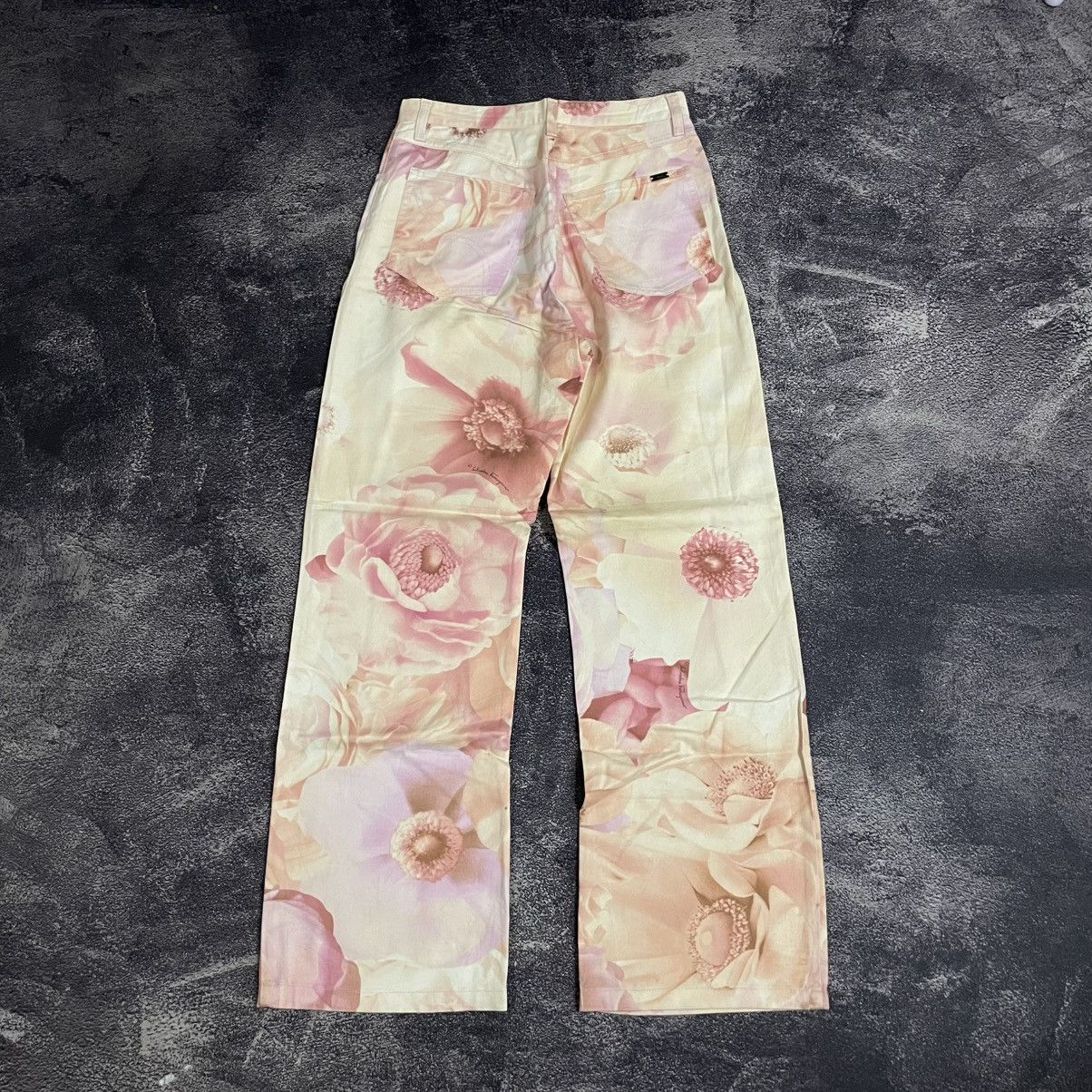 Salvatore Ferragamo × Vintage 90's Salvatore ferragamo full print pants Size 26" / US 2 / IT 38 - 2 Thumbnail