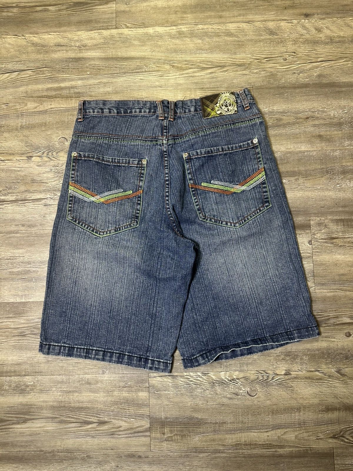 Southpole Y2K baggy Southpole jorts with multi- colored stitching Size US 38 / EU 54 - 1 Thumbnail