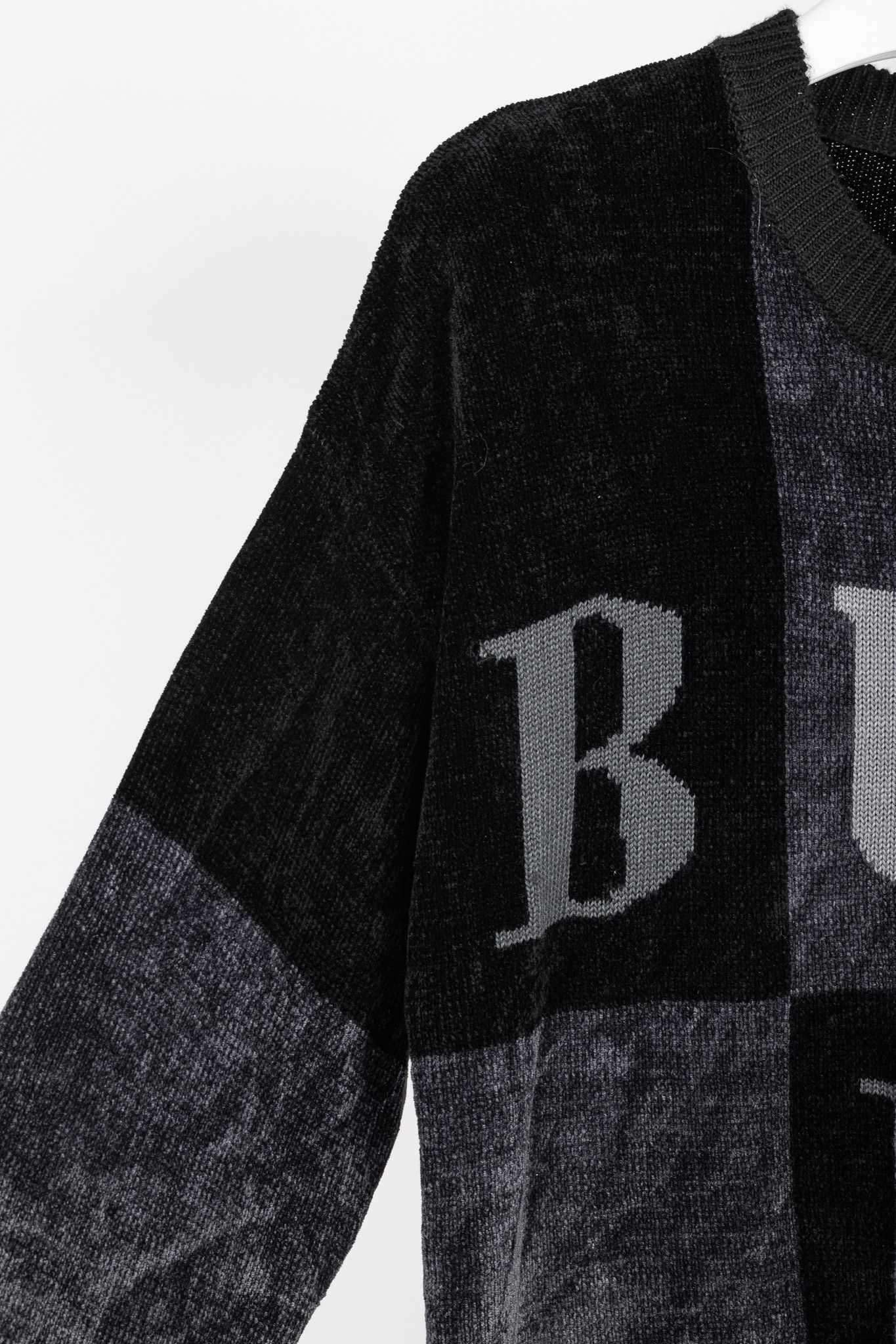 Burberry Burberry Vintage Black Chenille Checkered-Logo Sweater Size US XL / EU 56 / 4 - 4 Thumbnail