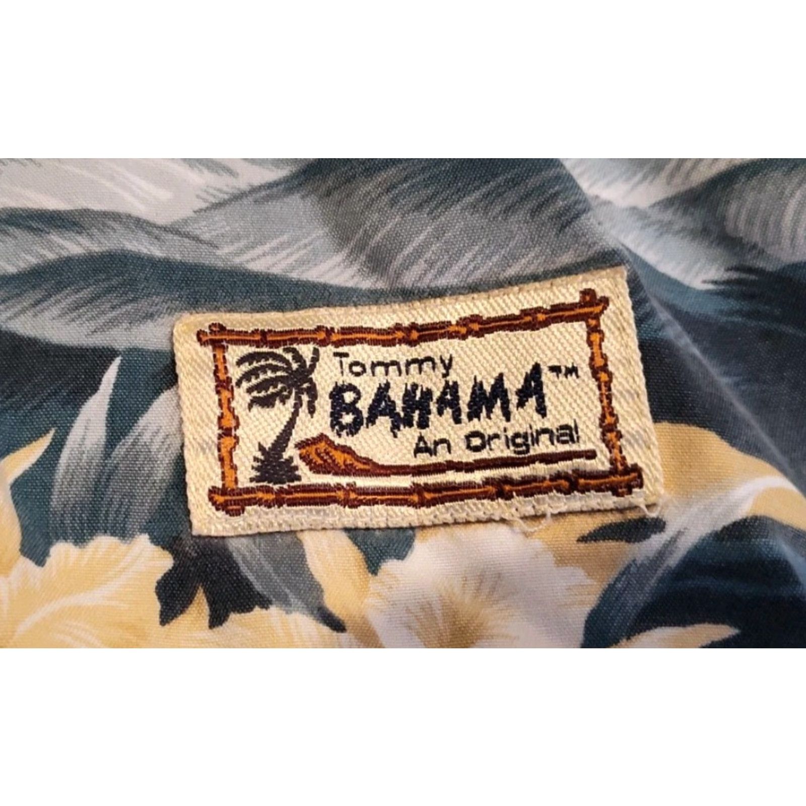 Tommy Bahama VINTAGE Tommy Bahama Shirt Men Large Rayon Short Sleeve Floral Print Pockets Tropical 90s Size US L / EU 52-54 / 3 - 2 Thumbnail