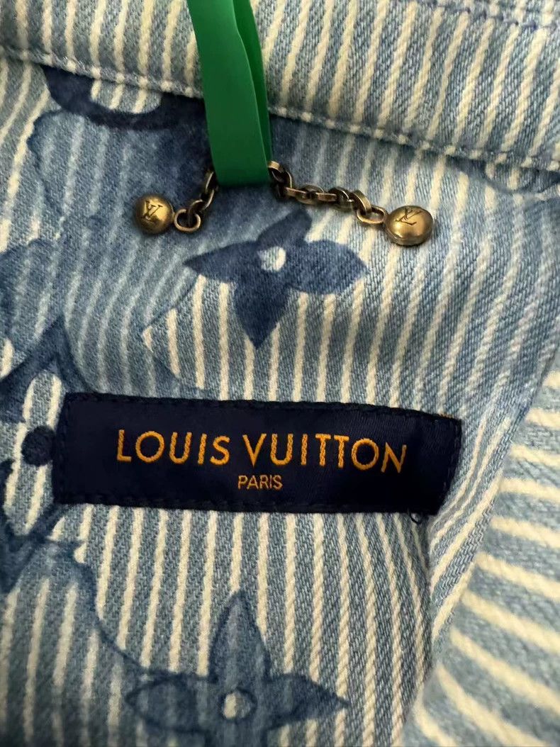 Louis Vuitton Louis Vuitton Ink-splashed striped denim jacket Size US L / EU 52-54 / 3 - 3 Thumbnail