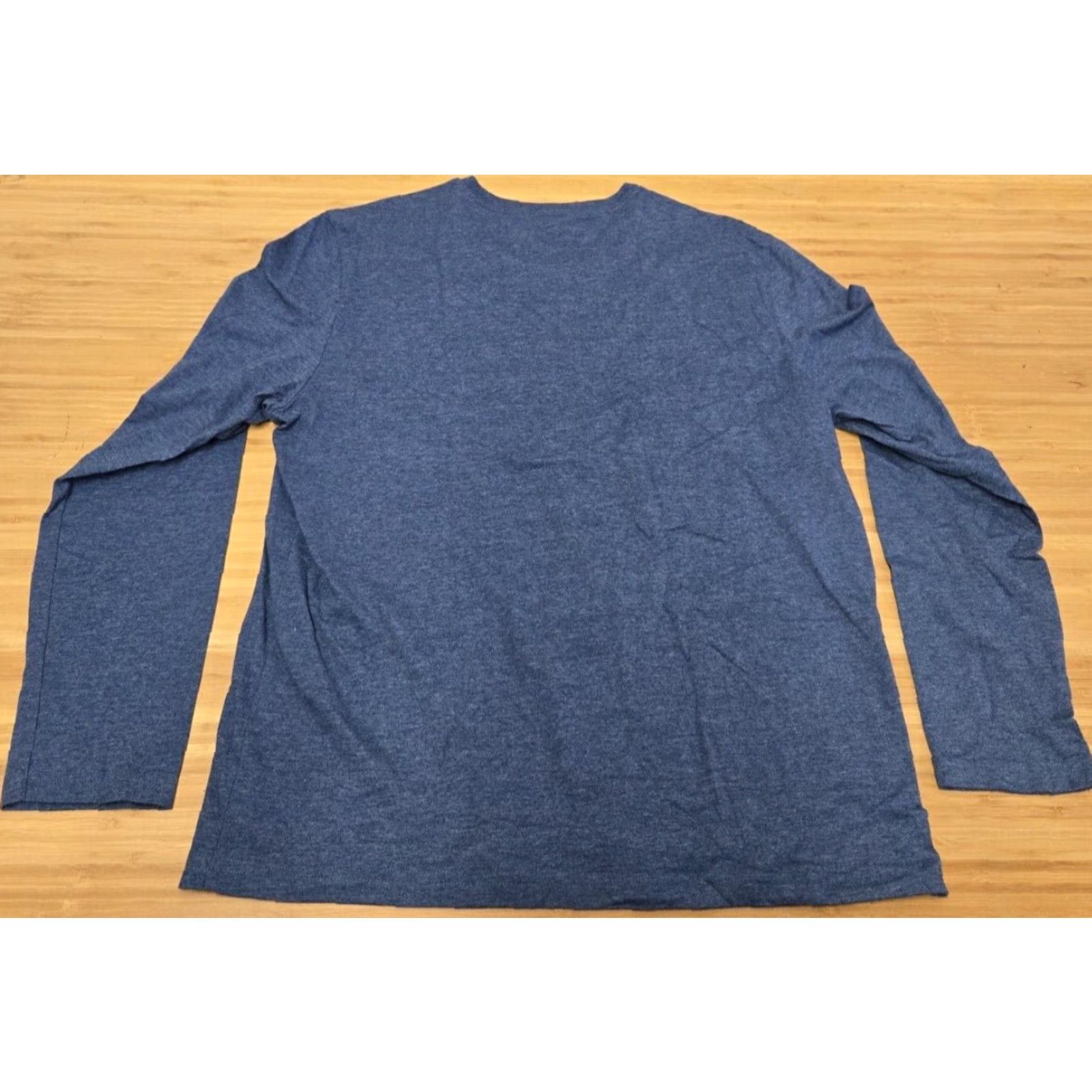 UNTUCKit UNTUCKit T Shirt Blue Long Sleeve Crewneck Cotton Men's L Regular Adult Mens Outdoor 90s? Size US L / EU 52-54 / 3 - 5 Thumbnail