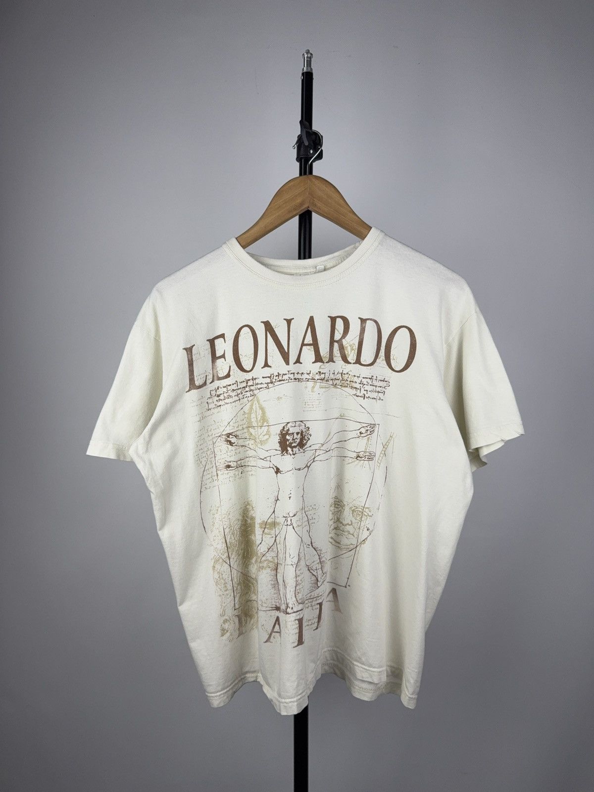 Vintage Vintage Leonardo da Vinci Vitruvian Man Art Graphic T-Shirt Size US S / EU 44-46 / 1 - 1 Thumbnail