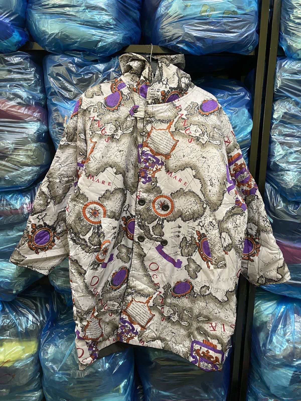 Vintage Vintage Map Print Oversized Puffer Jacket Style Unisex Coat Size US L / EU 52-54 / 3 - 1 Thumbnail