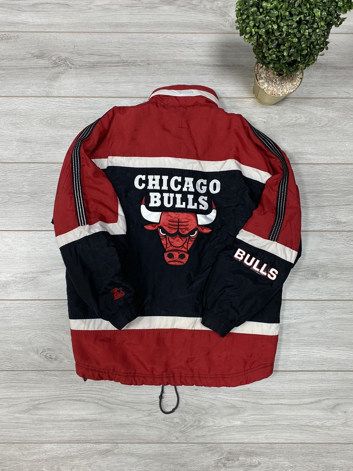 NBA Chicago Bulls Starter vintage big logo head jacket Size US S / EU 44-46 / 1 - 1 Thumbnail