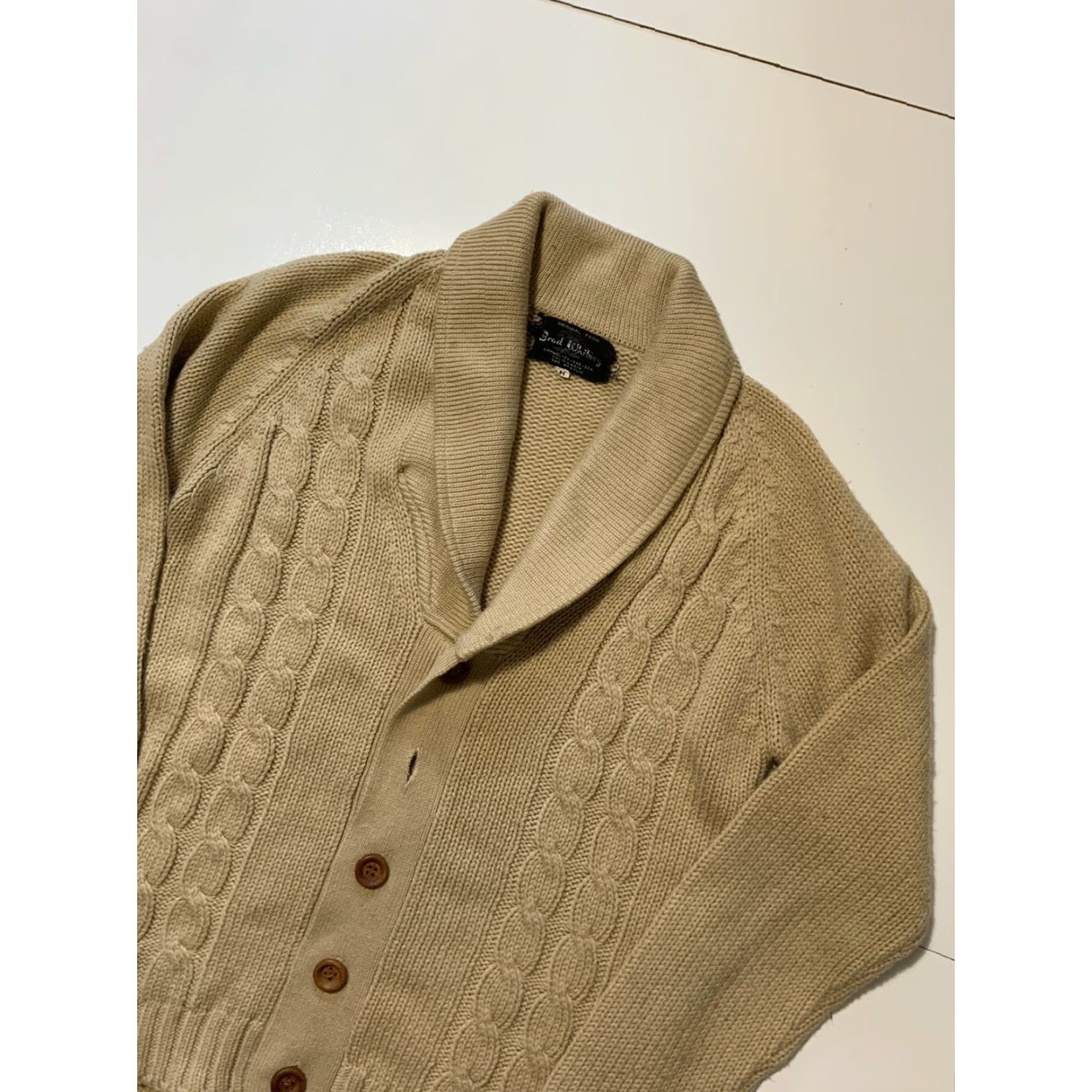 Vintage VINTAGE Brad Whitney Tan Cableknit Acrylic Knit Cardigan Sweater Sz. M 1970s Mens Boys? (no gender unnecessary) Size US M / EU 48-50 / 2 - 3 Thumbnail
