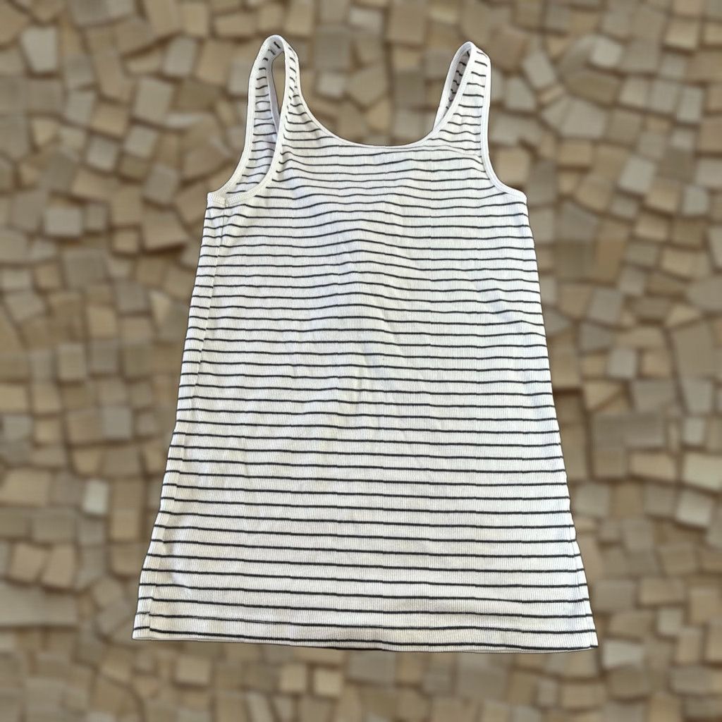 Old Navy Old Navy Tank Top Womens Large Black White Striped Casual Colorful Multicolor Tank Top Pattern Striped Sleeveless Round Neck Color may vary Size L / US 10 / IT 46 - 1 Thumbnail