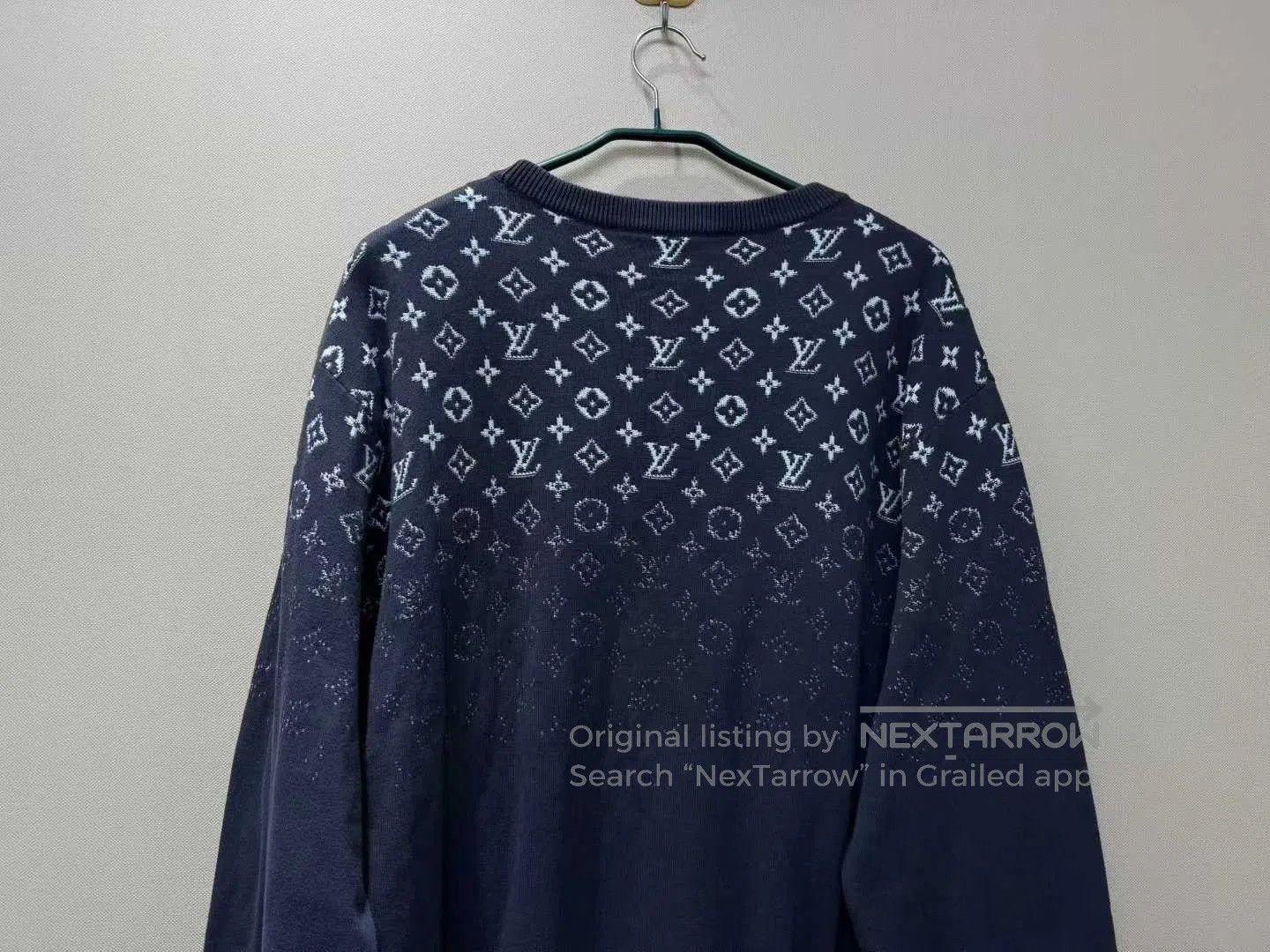 Louis Vuitton Louis Vuitton size 4L Black and Grey Gradient Full Logo Sw Size US M / EU 48-50 / 2 - 5 Thumbnail