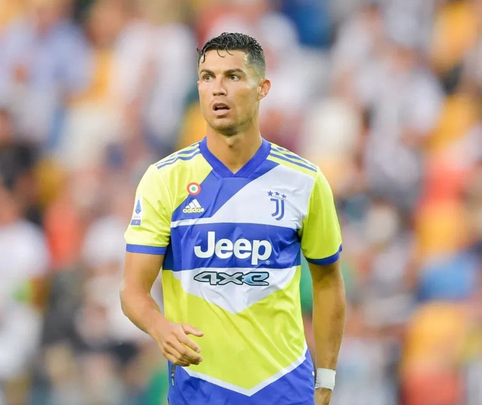 Adidas Juventus 21/22 3rd away shirt #7 Ronaldo (Bnwt) Size US M / EU 48-50 / 2 - 8 Thumbnail