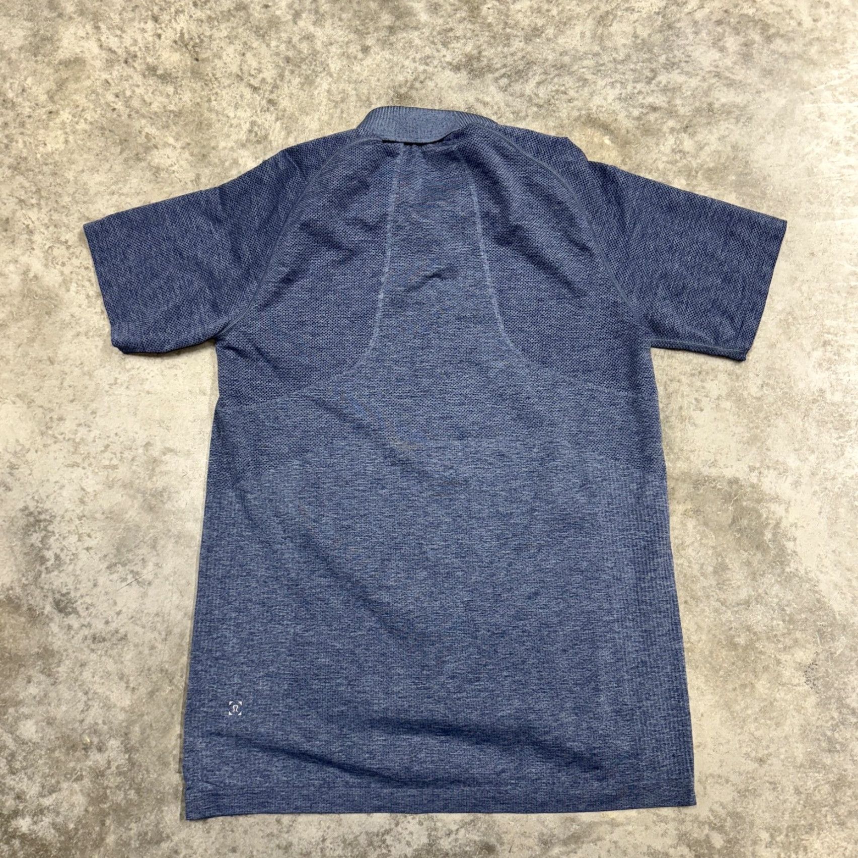 Lululemon Lululemon Polo Shirt Mens M Blue solid Short Sleeve Collared Performance Golf Stretch Vent Tech Size US M / EU 48-50 / 2 - 2 Thumbnail