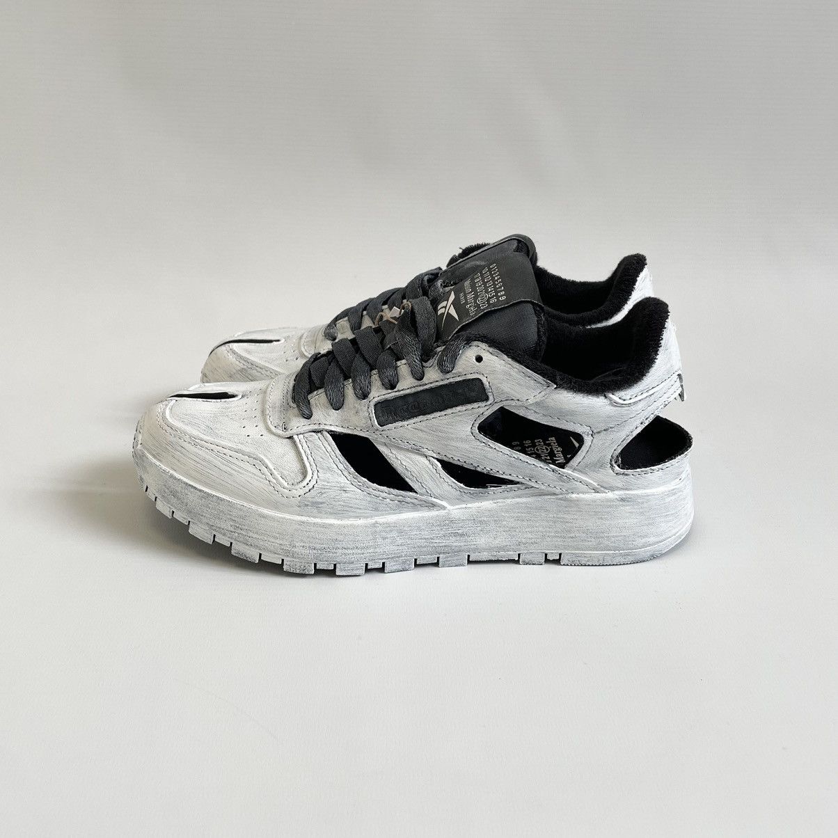Maison Margiela × Reebok ‘Project 0 CL’ Painted Tabi Sneakers Size US 9 / IT 39 - 3 Thumbnail
