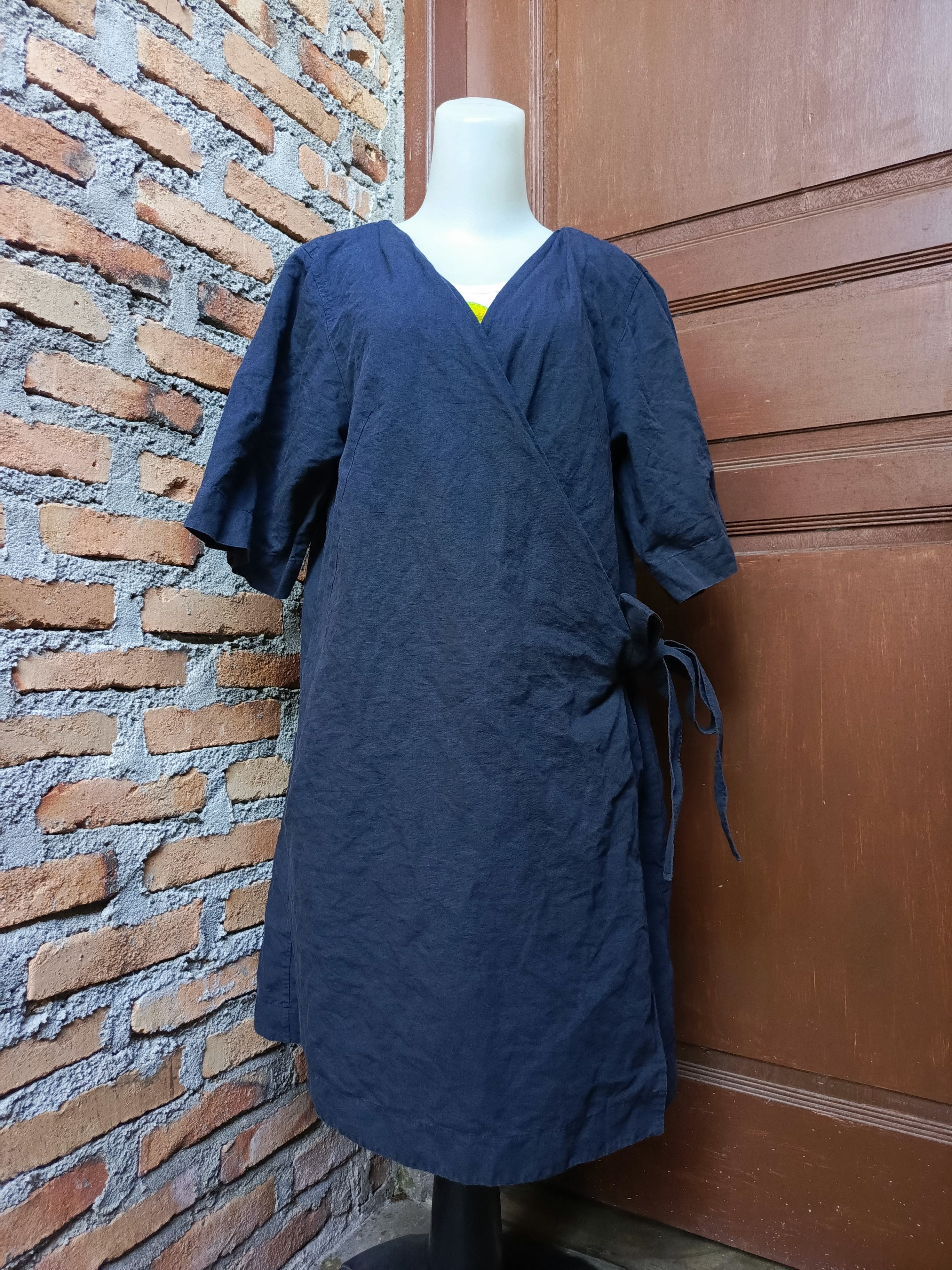 Cos COS Wrap Dress Minimalist Navy Blue Clean Design Size S / US 4 / IT 40 - 2 Thumbnail