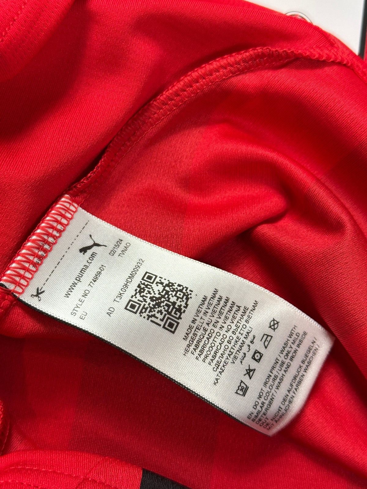 Puma Ac Milan 2024/25 Rafael Leao Long Sleeve Home Soccer Jersey Size US L / EU 52-54 / 3 - 6 Thumbnail