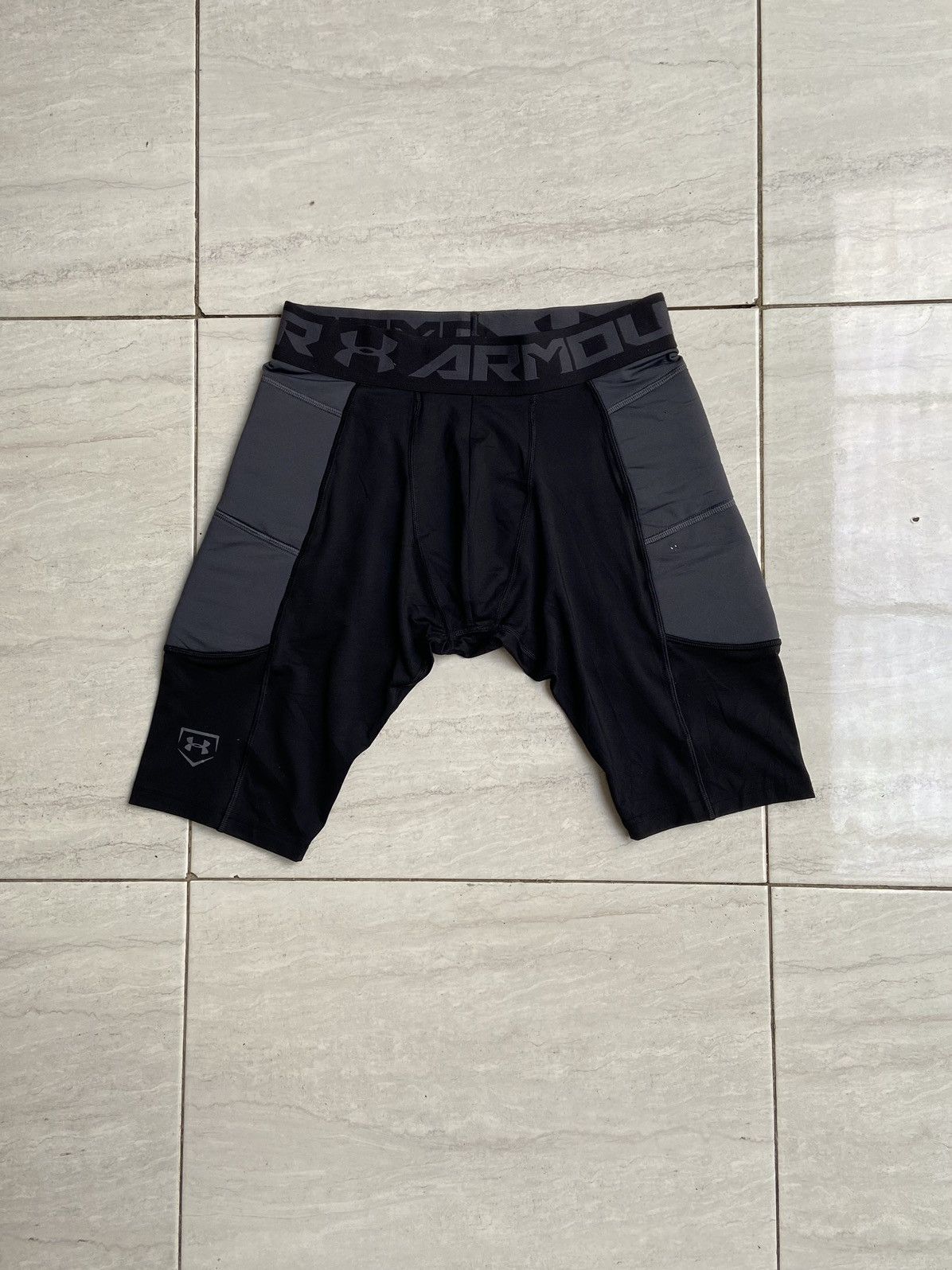 Under Armour Under Armour Heatgear Shorts Size US 26 / EU 42 - 1 Thumbnail