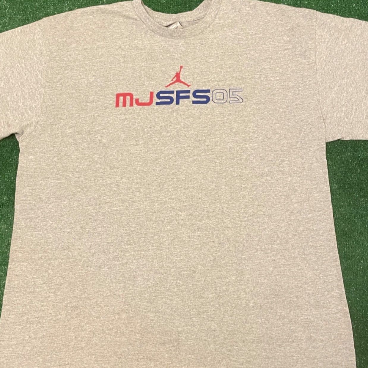 Nike VINTAGE Nike Air Jordan Flight School 2005 Shirt XL Men Gray 90s Hip Hop Retro Sports Jordan Bulls Mens Size US XL / EU 56 / 4 - 4 Thumbnail