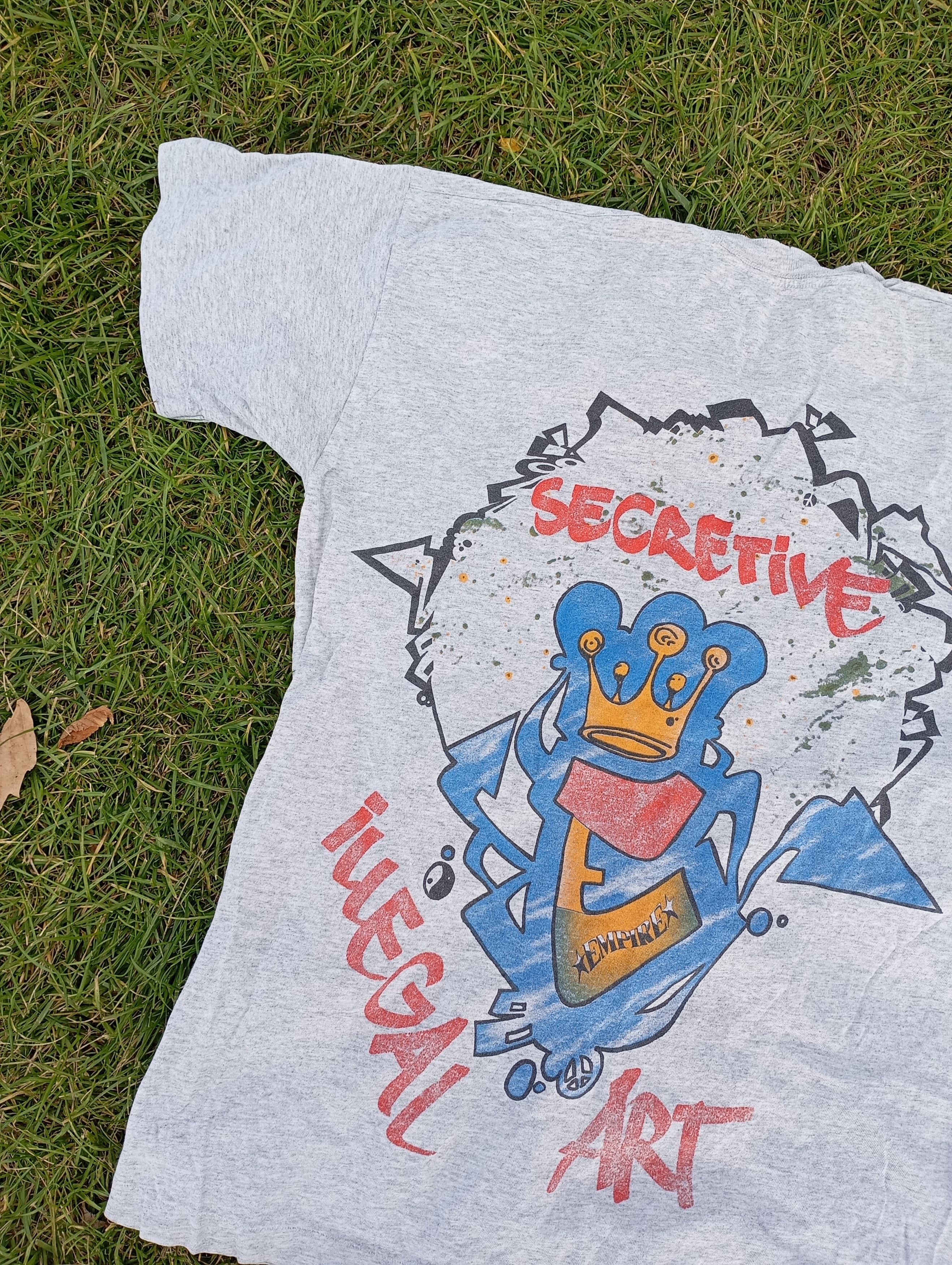 Vintage Vintage 90s Jordan 23 Empire Secretive Art T-shirt Size US L / EU 52-54 / 3 - 9 Thumbnail