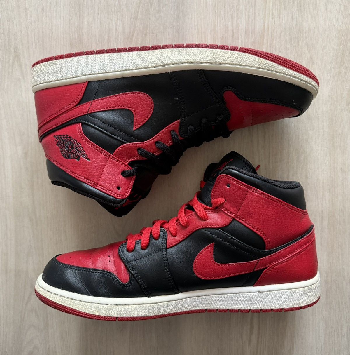 Jordan Brand Jordan 1 Mid Banned 2020 Sz 13 Size US 13 / EU 46 - 2 Thumbnail