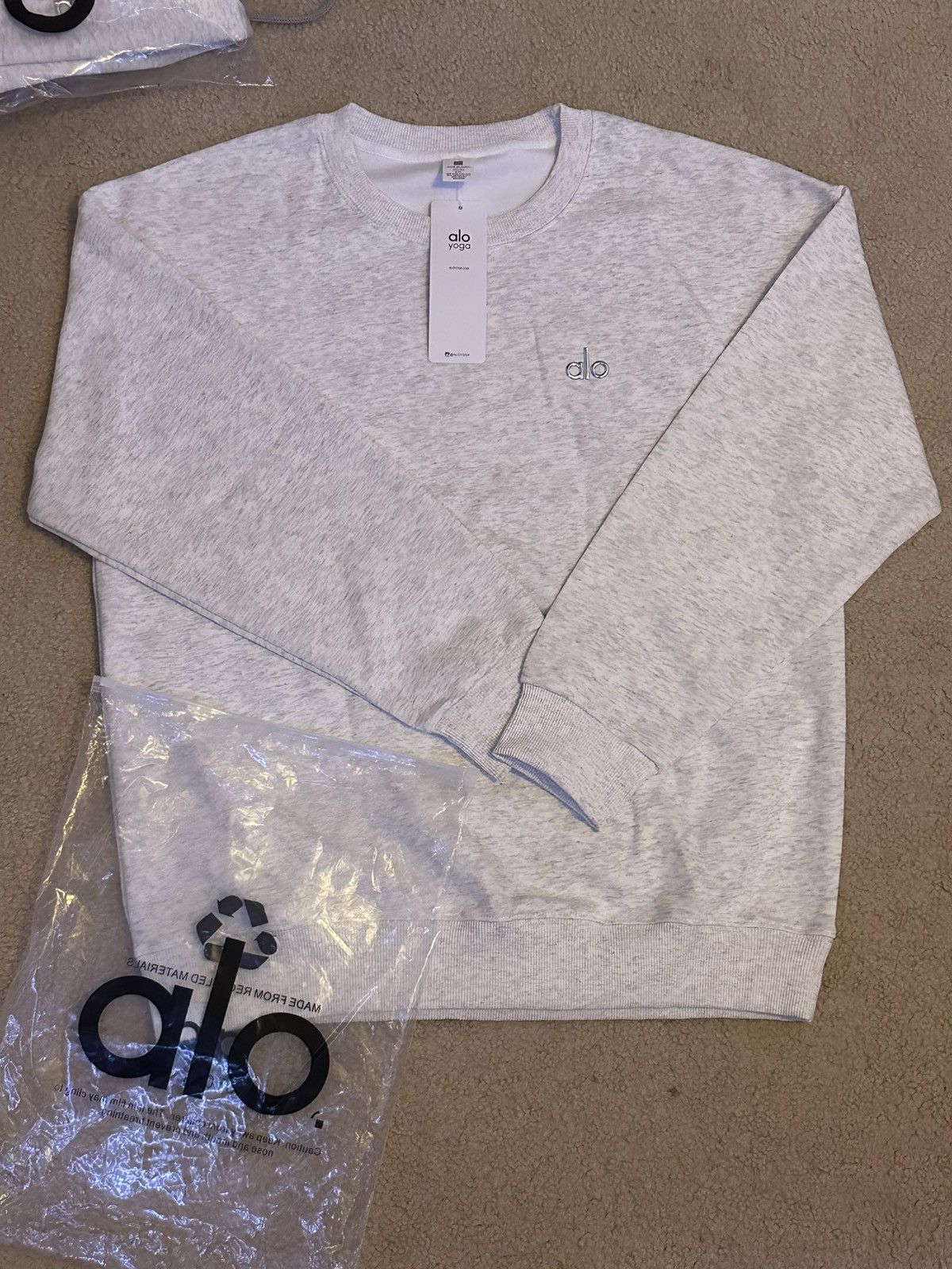 Alo Yoga Alo Yoga Gray Sweatshirt Pullover Size L / US 10 / IT 46 - 1 Thumbnail