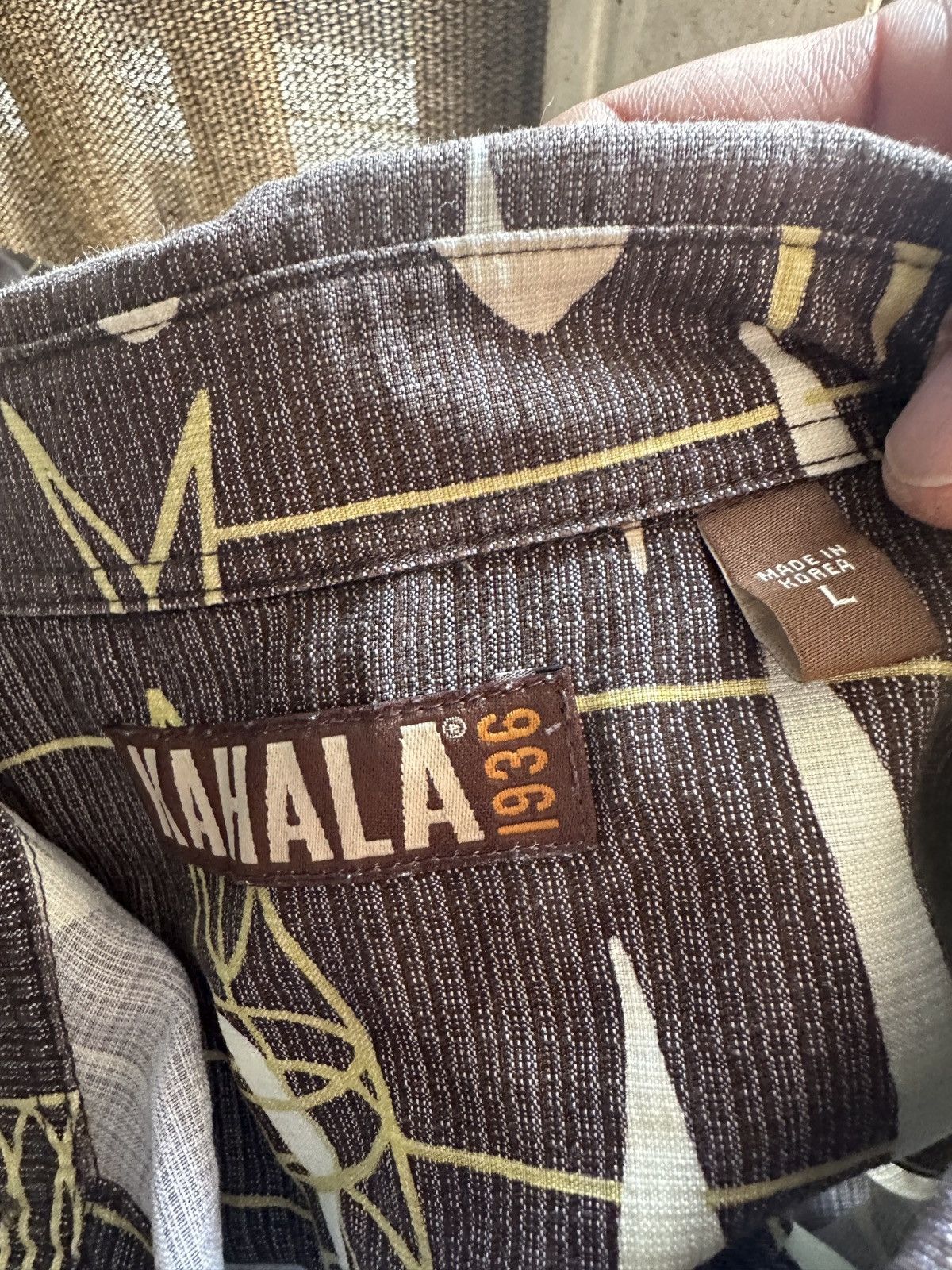 Other PreOwned Kahala Multicolored Hawaiian Print Full Button L Size US L / EU 52-54 / 3 - 4 Thumbnail