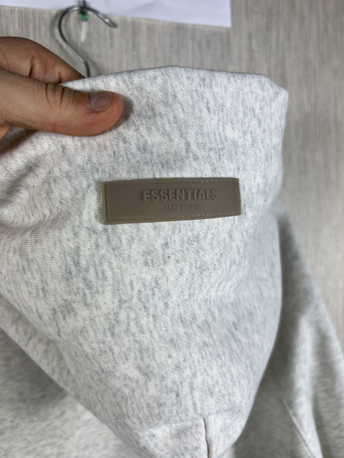 Fear of God Fear of God essentials 1977 velvet logo light gray hoodie Size US S / EU 44-46 / 1 - 23 Thumbnail