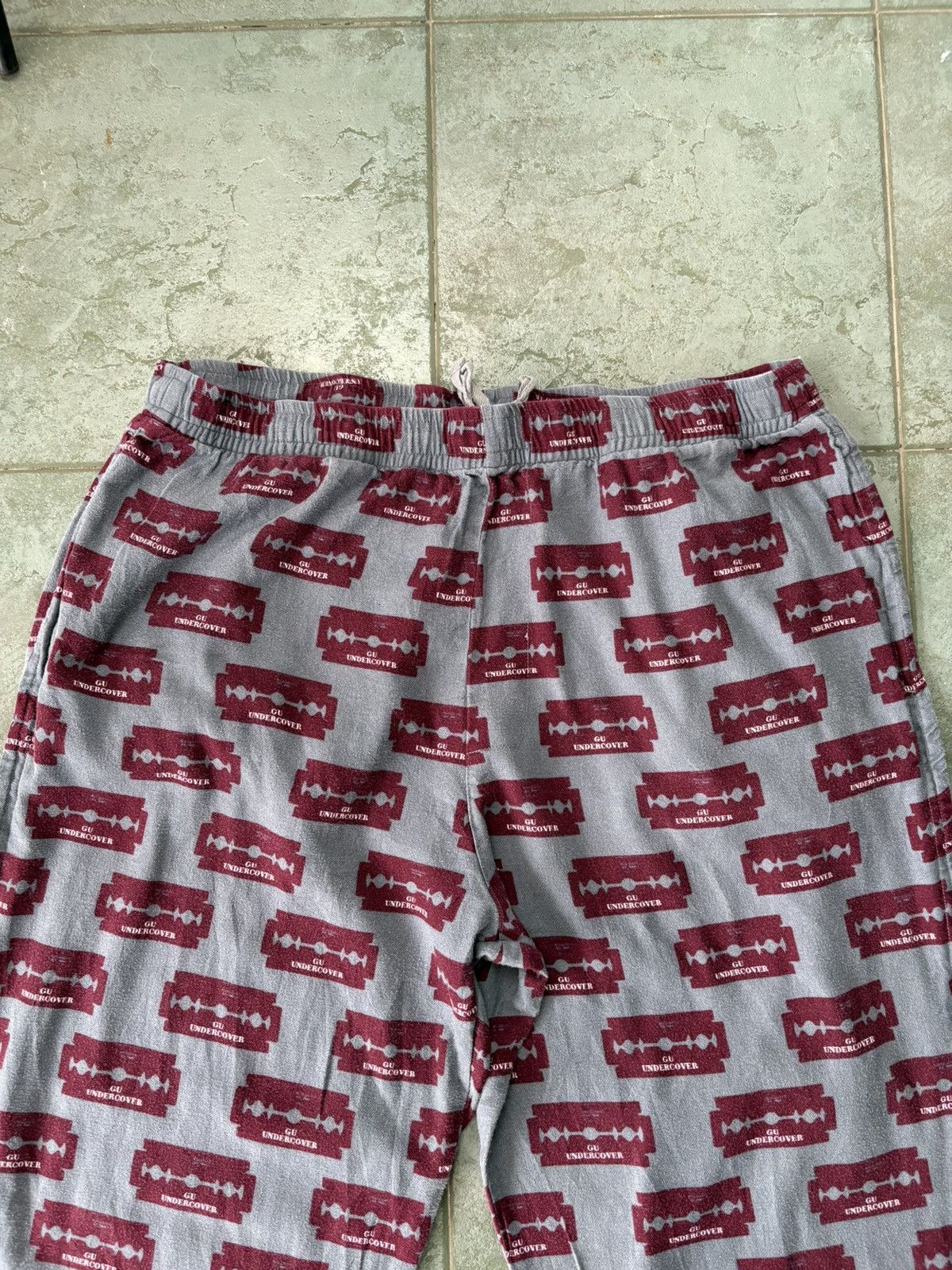 GU × Jun Takahashi × Undercover UNDERCOVER X GU FW21 Collection Release Pants Only Size US 34 / EU 50 - 4 Thumbnail
