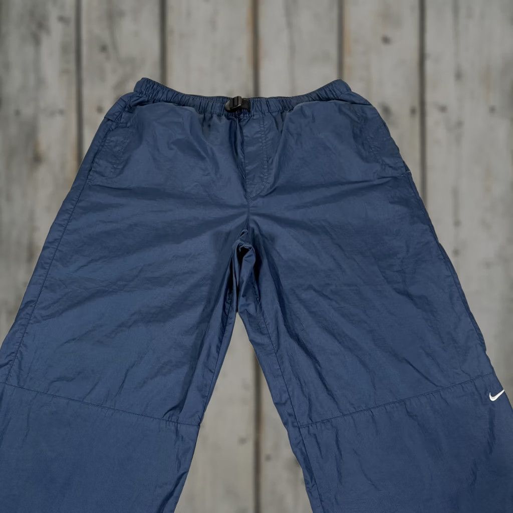 Nike VINTAGE Nike Pants Men Large Blue Track Windbreaker Baggy Loose Gym Work Out Y2K Size US 33 - 1 Thumbnail