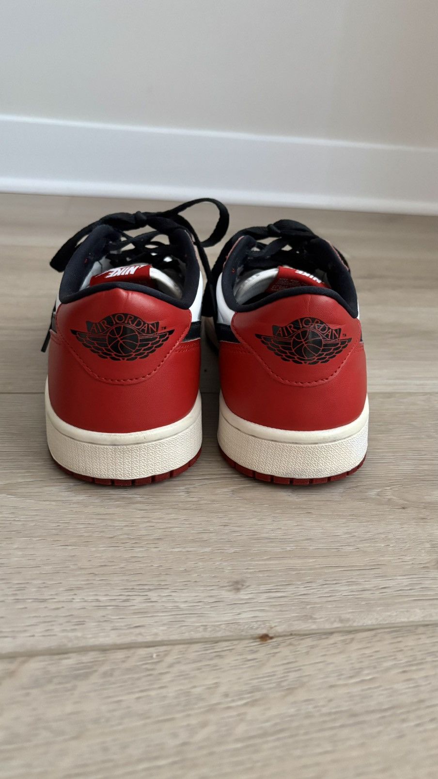 Nike Air Jordan 1 Low OG Chicago 2016 SIZE 10.5 GREAT CONDITION Size US 10.5 / EU 43-44 - 7 Thumbnail