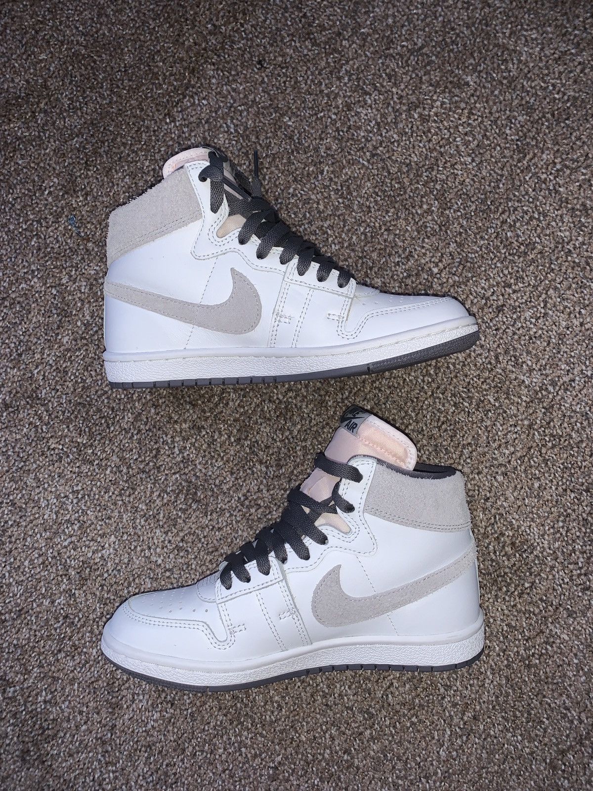 Jordan Brand Jordan Air Ship PE SP Summit White/Gunsmoke Size US 5 / EU 37 - 3 Thumbnail