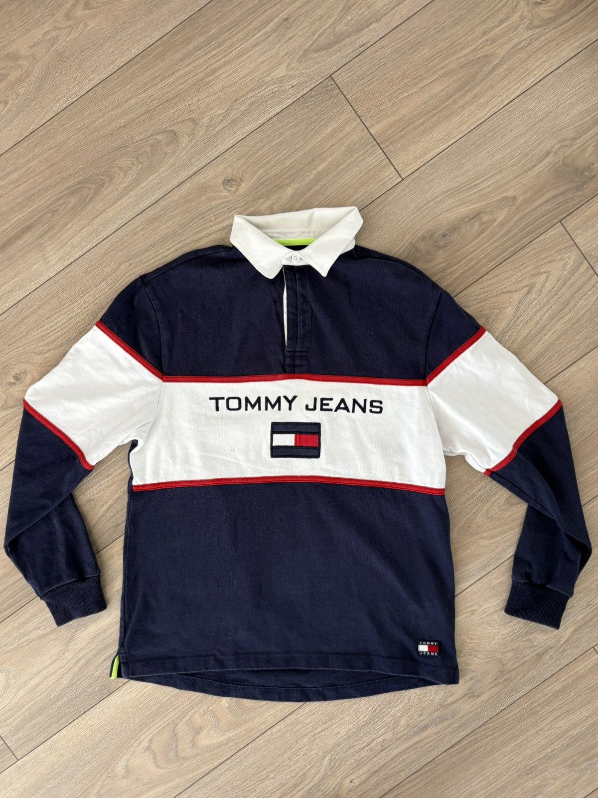 Tommy Hilfiger Vintage Tommy Hilfiger 1/4 Button Up Rugby Polo Shirt Size US S / EU 44-46 / 1 - 1 Thumbnail