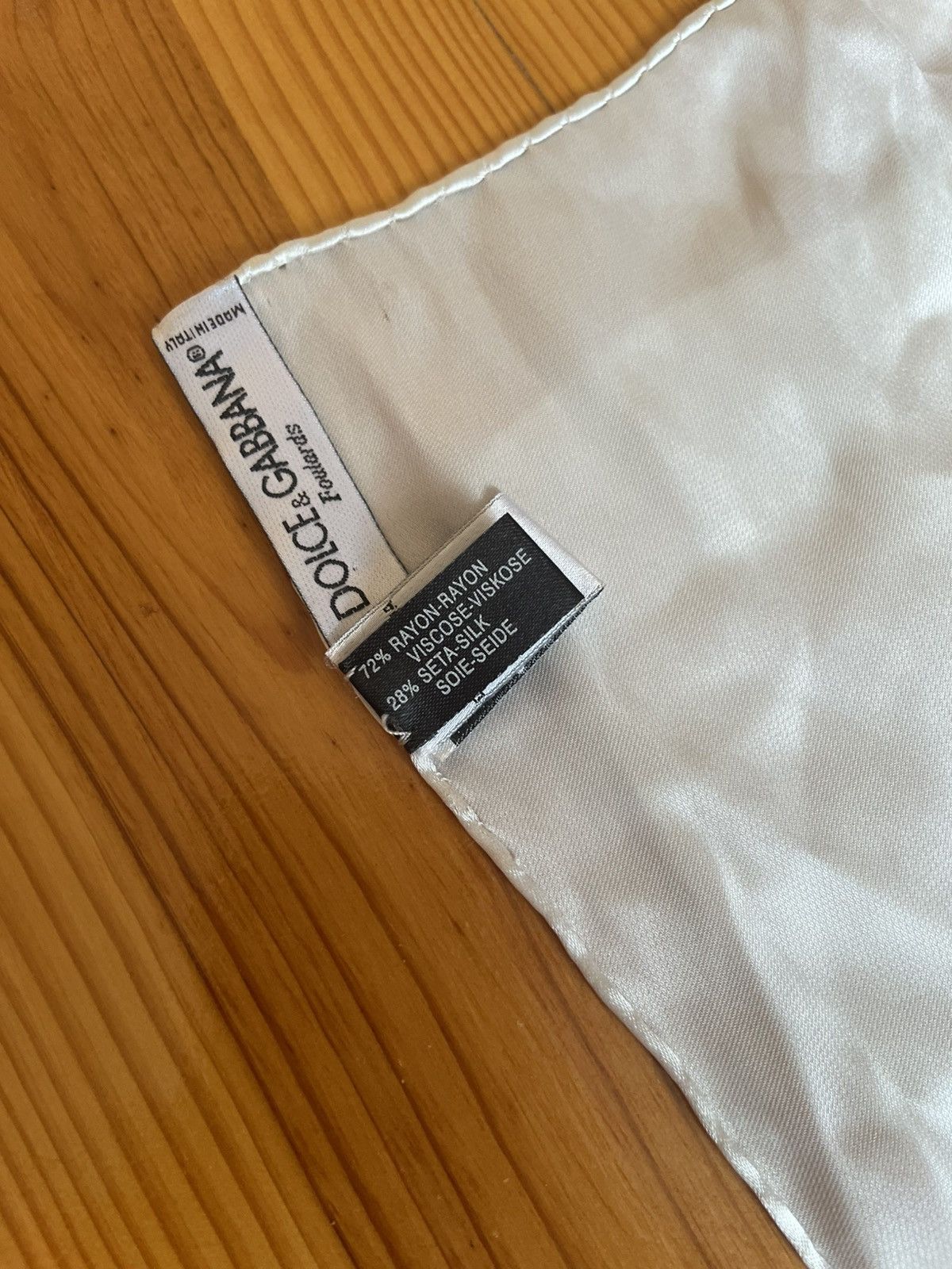 Dolce & Gabbana Dolce & Gabbana Vintage Monogram Silk Scarf Made in Italy Size ONE SIZE - 4 Thumbnail